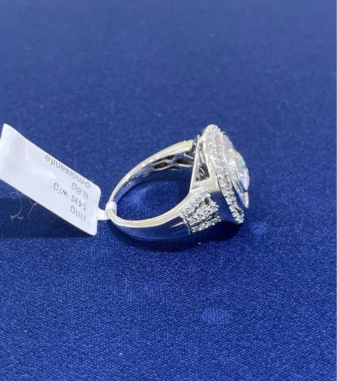 Bague cocktail de style ancien en or blanc 14 carats avec Moissanite ronde et diamant baguette en vente 8