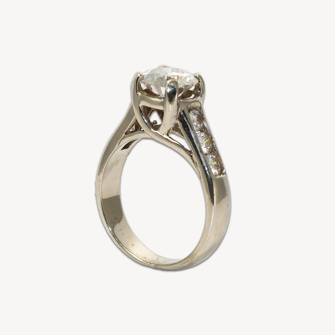 14K White Gold Moissanite Wedding Ring Set 3.2ct In Excellent Condition For Sale In Laguna Beach, CA