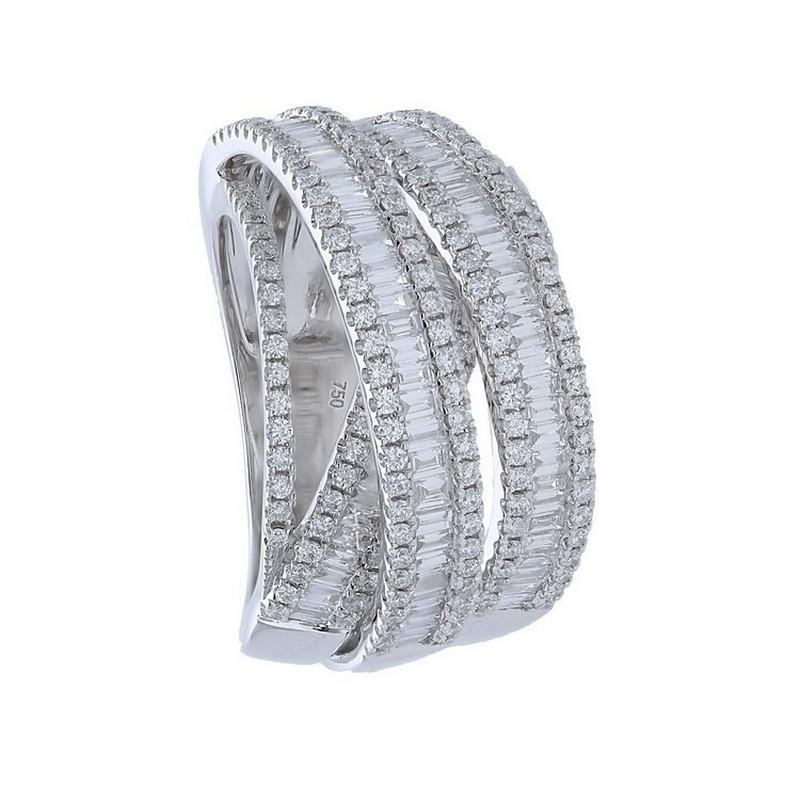 Poids en carats des diamants : Cette magnifique bague de mariage au clair de lune est ornée de 2,56 carats de diamants. La bague est ornée de 191 diamants ronds et de 83 diamants baguettes, tous soigneusement sélectionnés pour leur brillance et leur