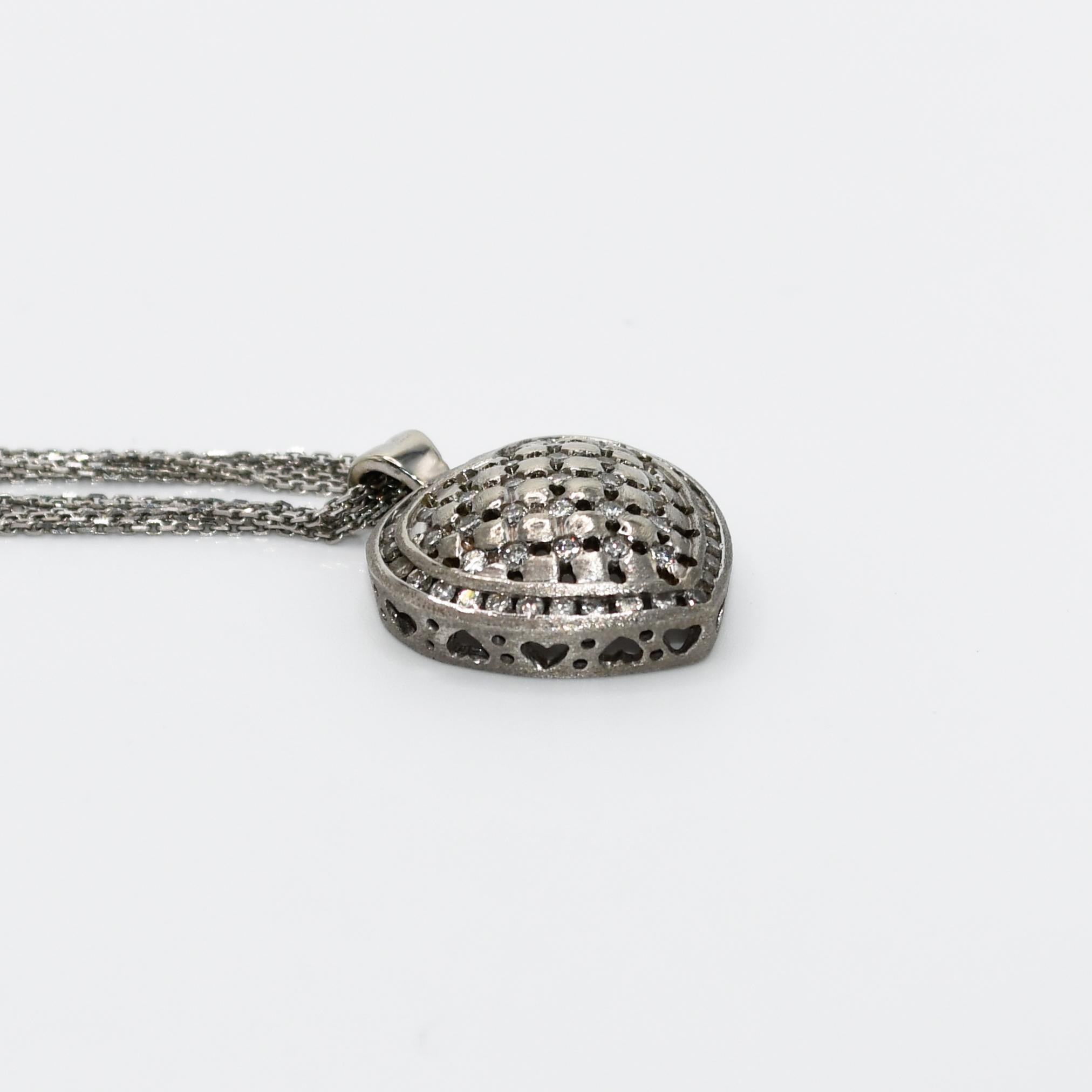 14K White Gold Multi Chain Heart Pendant, Diamond Necklace, 12.3gr In Excellent Condition For Sale In Laguna Beach, CA