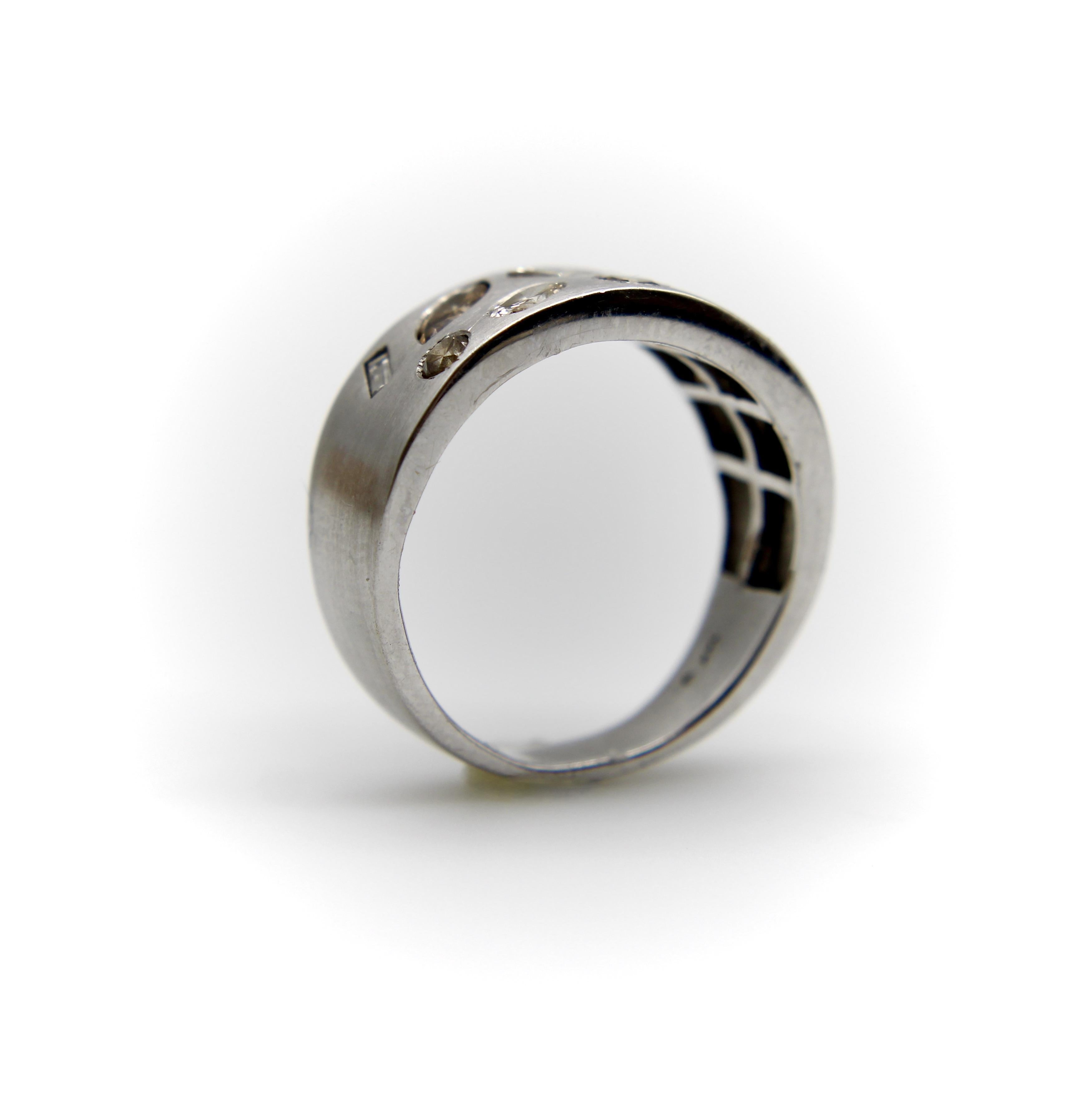 Bague Confetti en or blanc 14 carats avec diamants multicolores Unisexe en vente
