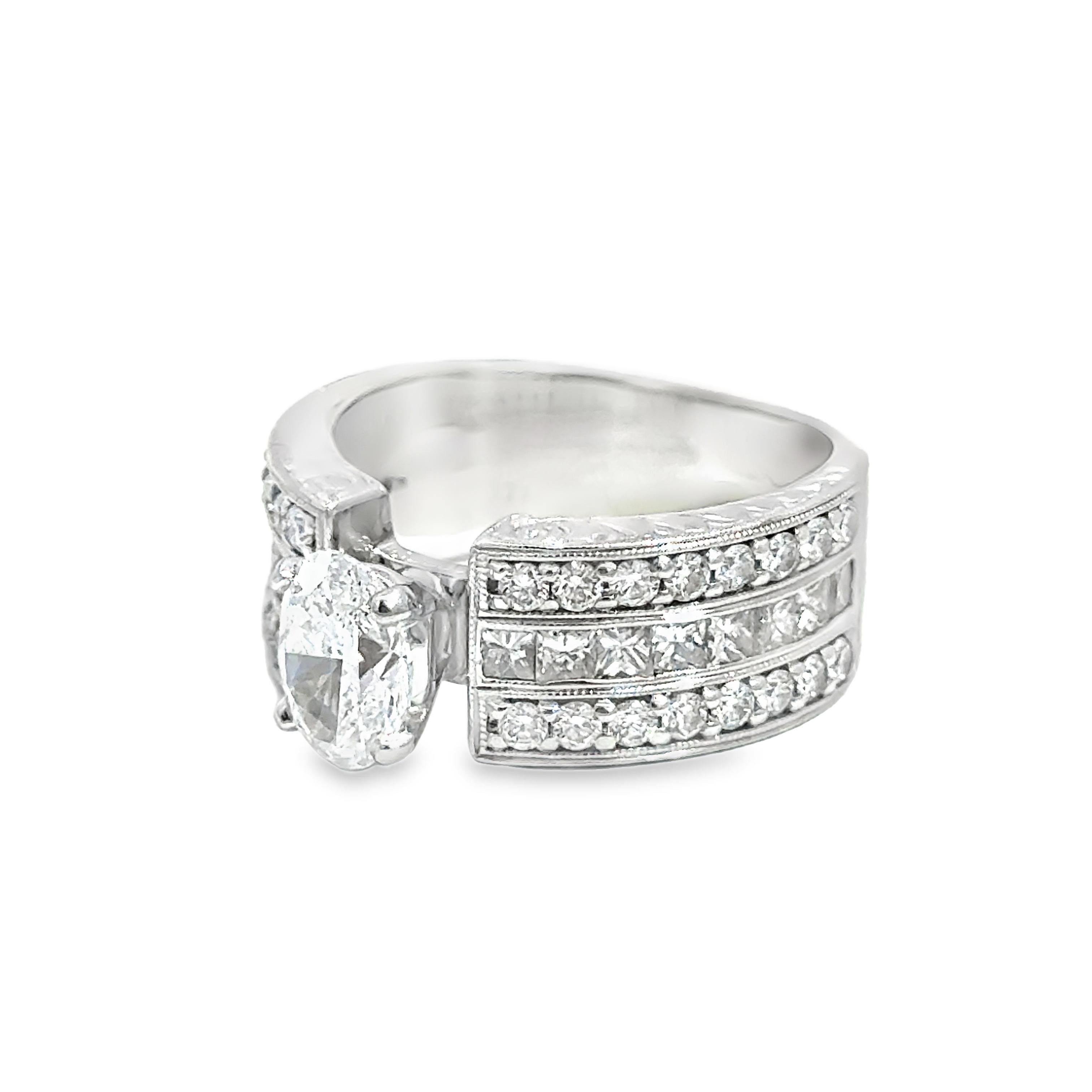 Taille ovale Or blanc 14K Diamant multi-taille 1.20 ct centre ovale en vente