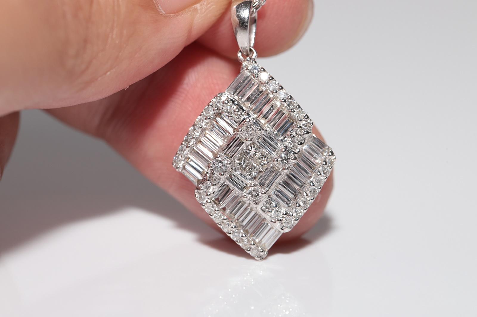 Collier pendentif décoré de diamants naturels taille baguette en or blanc 14 carats Bon état - En vente à Fatih/İstanbul, 34