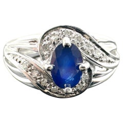 Anello con zaffiro blu naturale e diamante a grappolo in oro bianco 14k 0,61TCW
