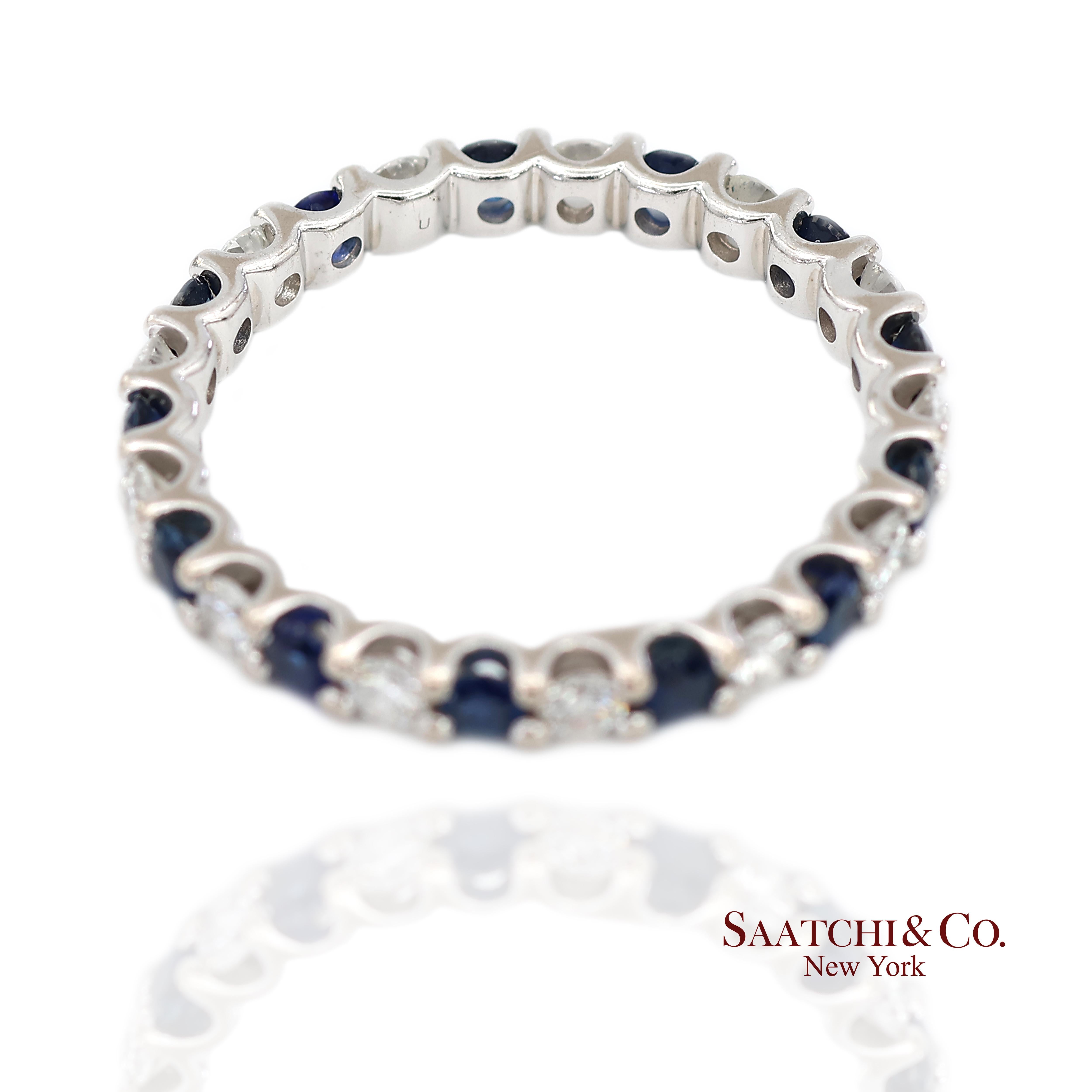14K Weißgold Natürlicher Brillant Diamant und Saphir Bandring im Zustand „Hervorragend“ im Angebot in New York, NY