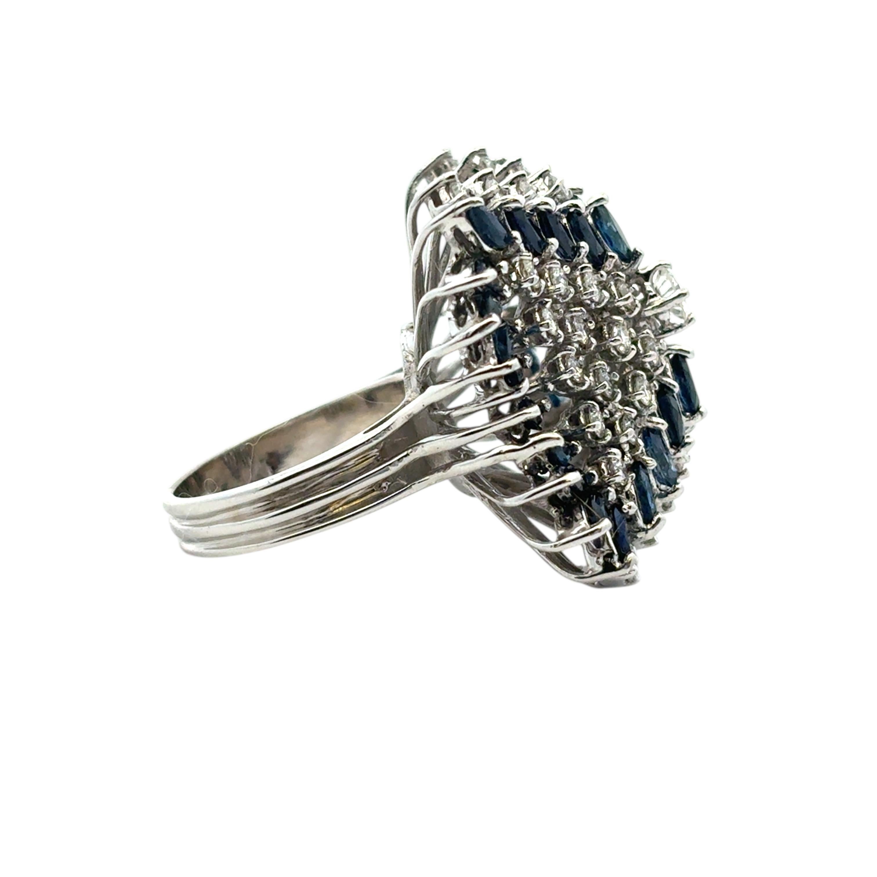 14k White Gold Natural Diamond and Blue Sapphire Cocktail Ring im Angebot 10
