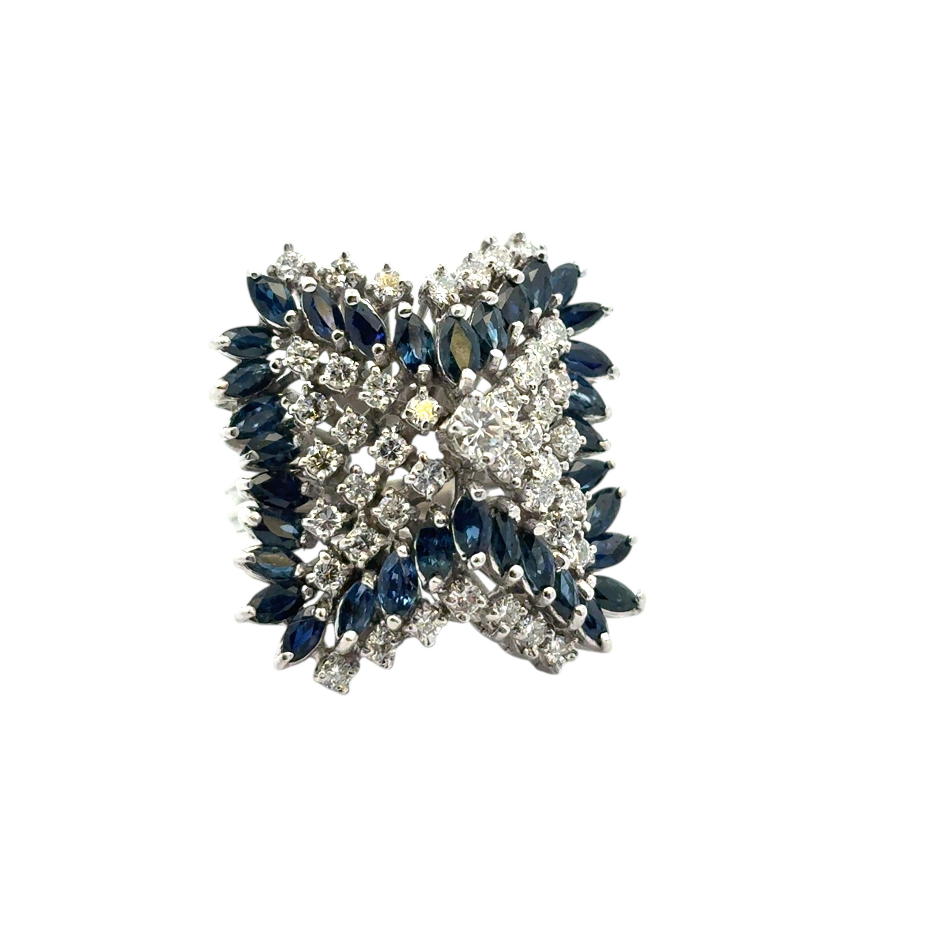 14k White Gold Natural Diamond and Blue Sapphire Cocktail Ring im Angebot 13
