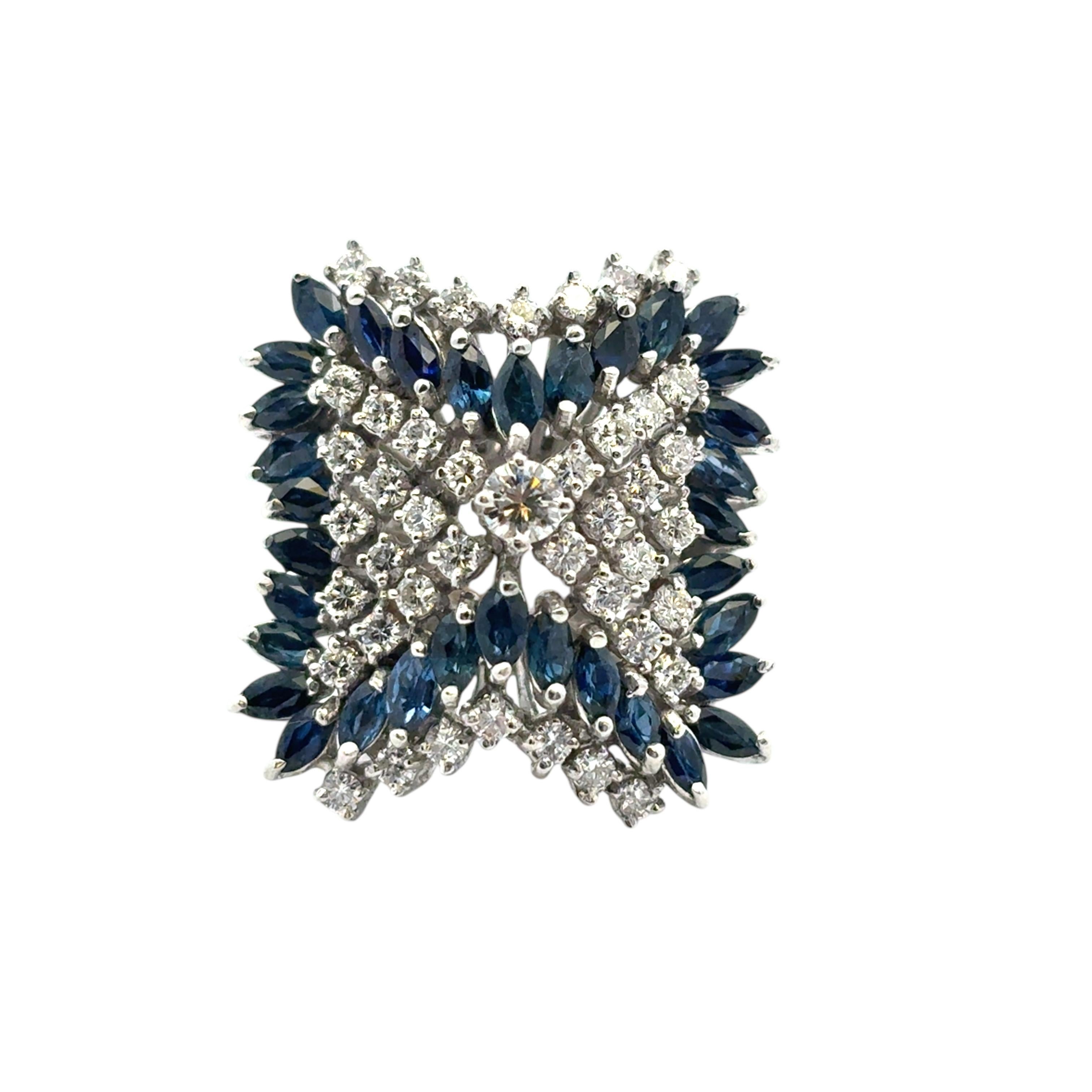 14k White Gold Natural Diamond and Blue Sapphire Cocktail Ring im Angebot 1