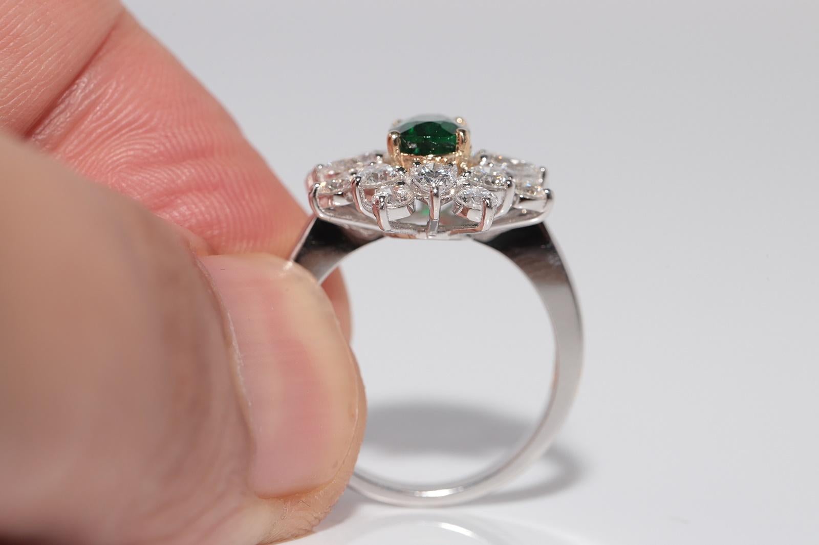 14k White Gold Natural Diamond And Oval Cut Emerald Decorated Ring en venta 5