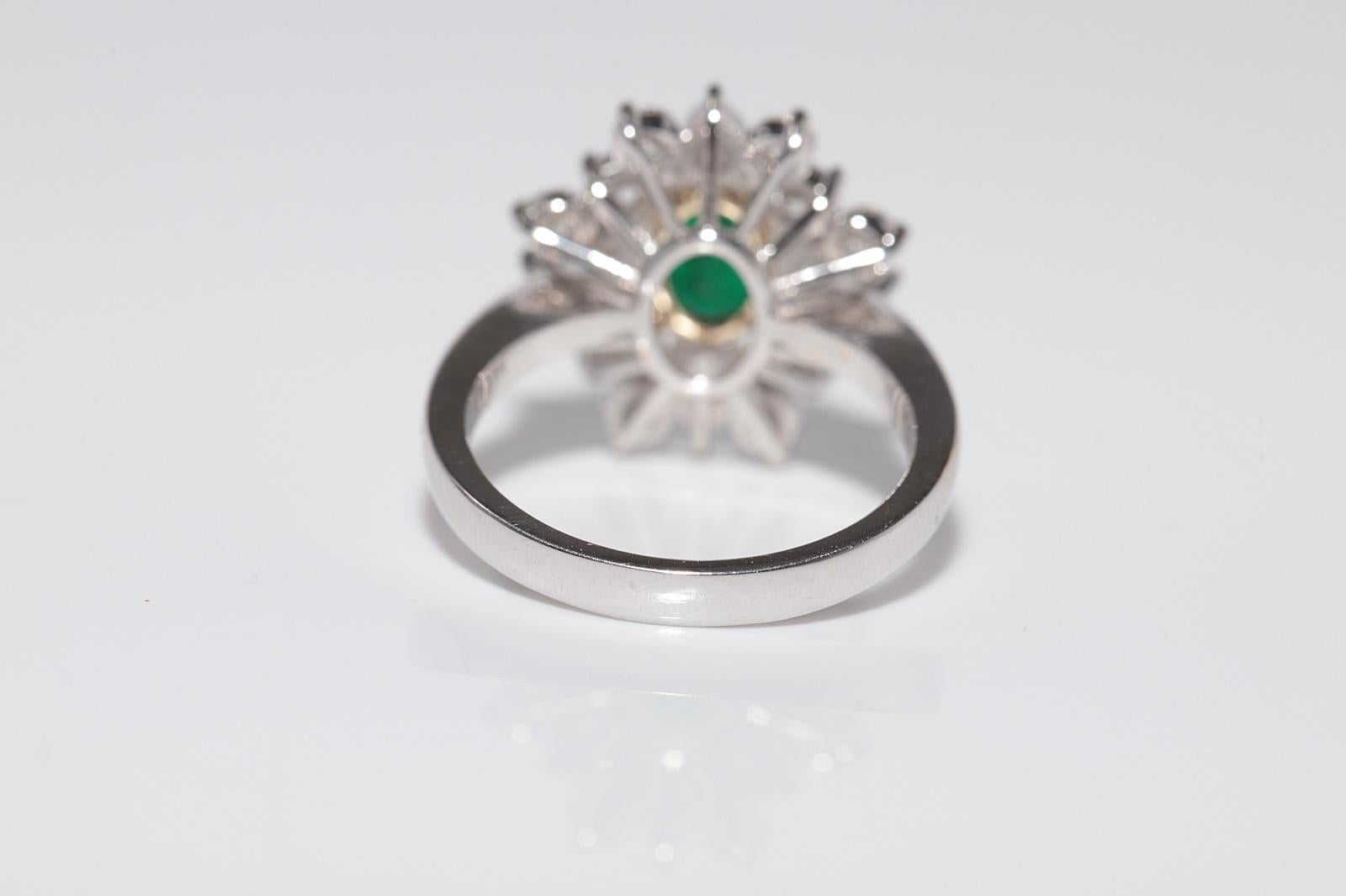 14k White Gold Natural Diamond And Oval Cut Emerald Decorated Ring en venta 7