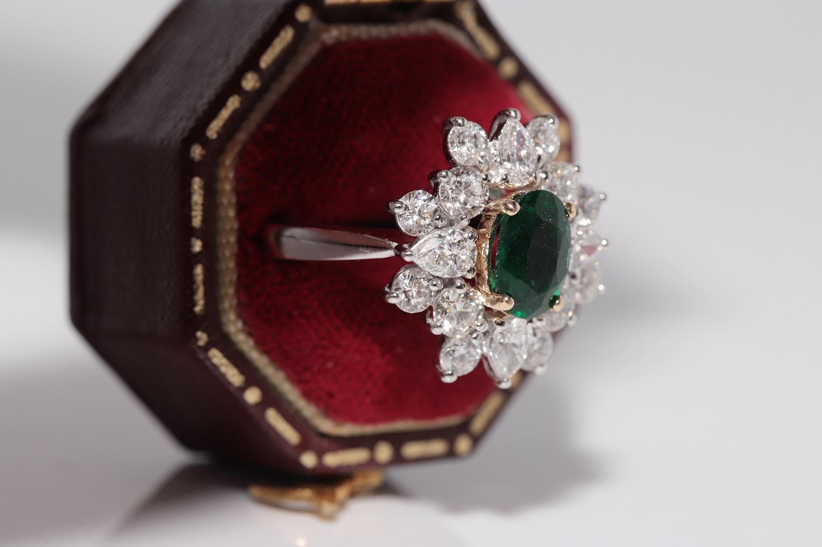 14k White Gold Natural Diamond And Oval Cut Emerald Decorated Ring en venta 1