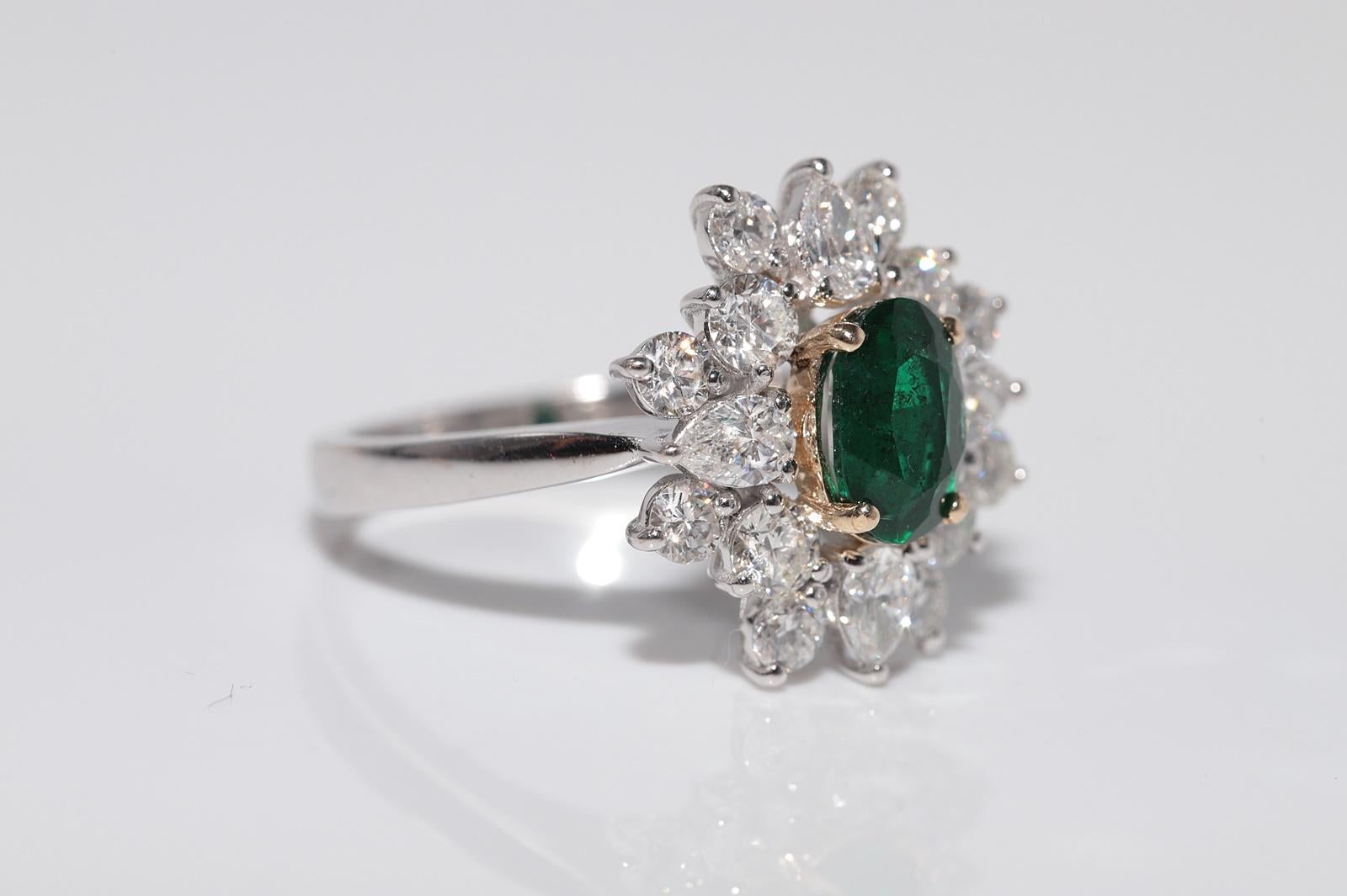 14k White Gold Natural Diamond And Oval Cut Emerald Decorated Ring en venta 3