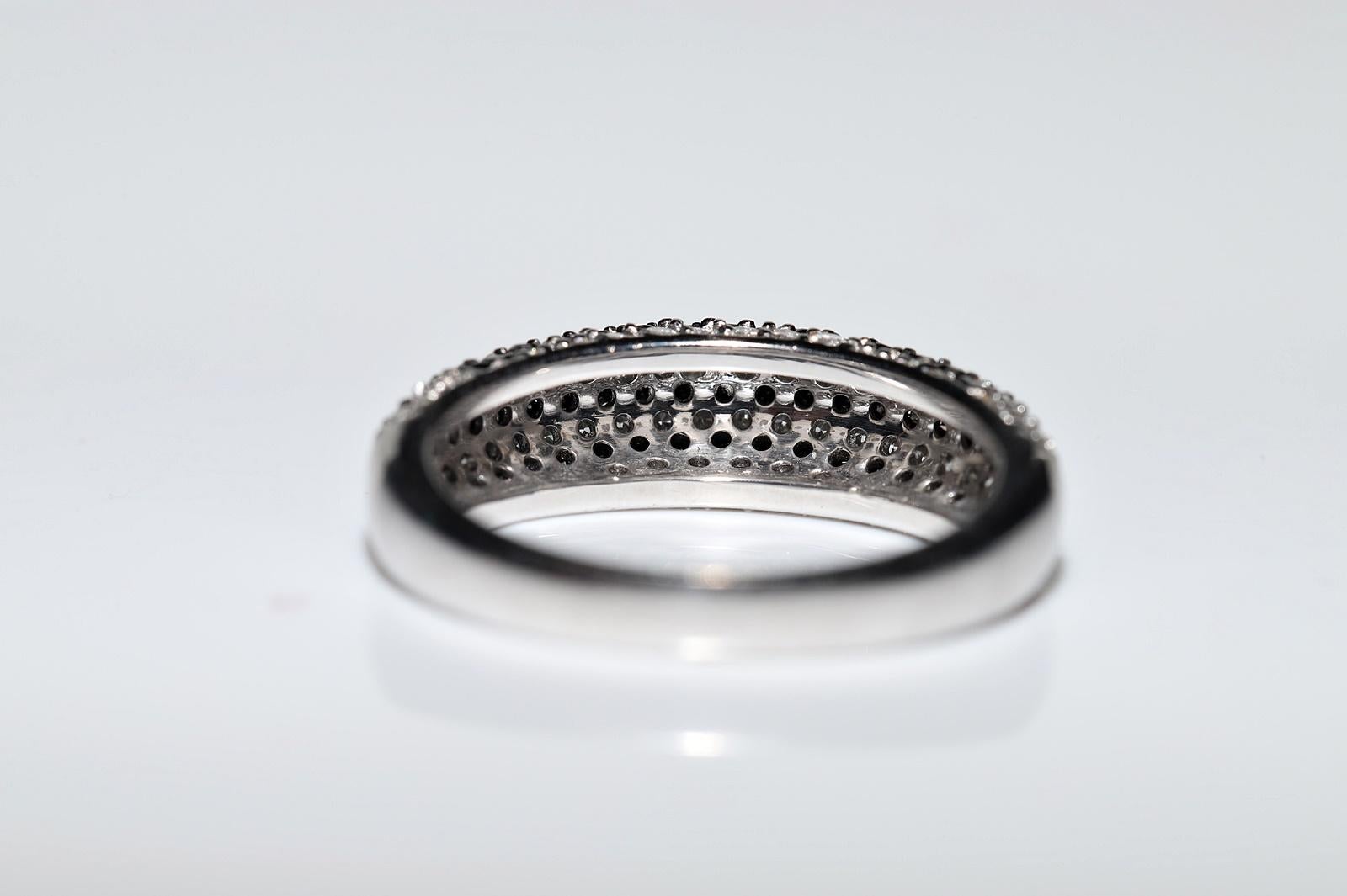 Anello a fascia decorato con diamanti naturali in oro bianco 14 carati in vendita 5