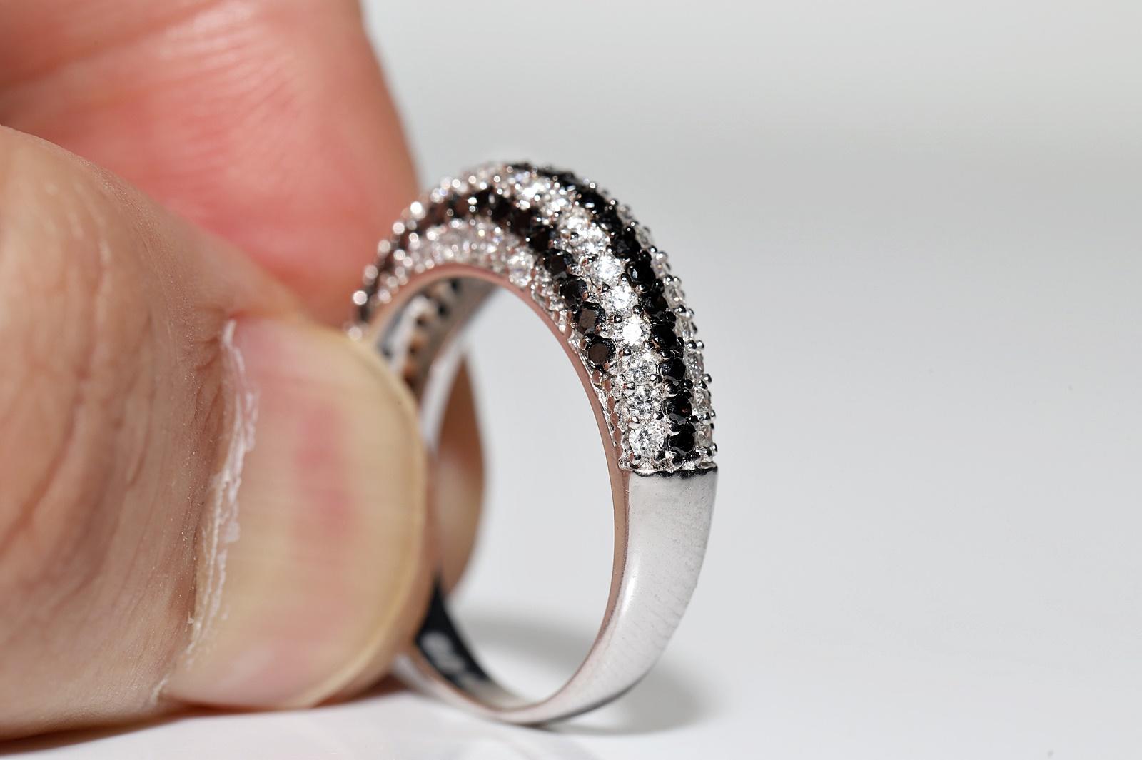 Bague en or blanc 14k ornée de diamants naturels en vente 8