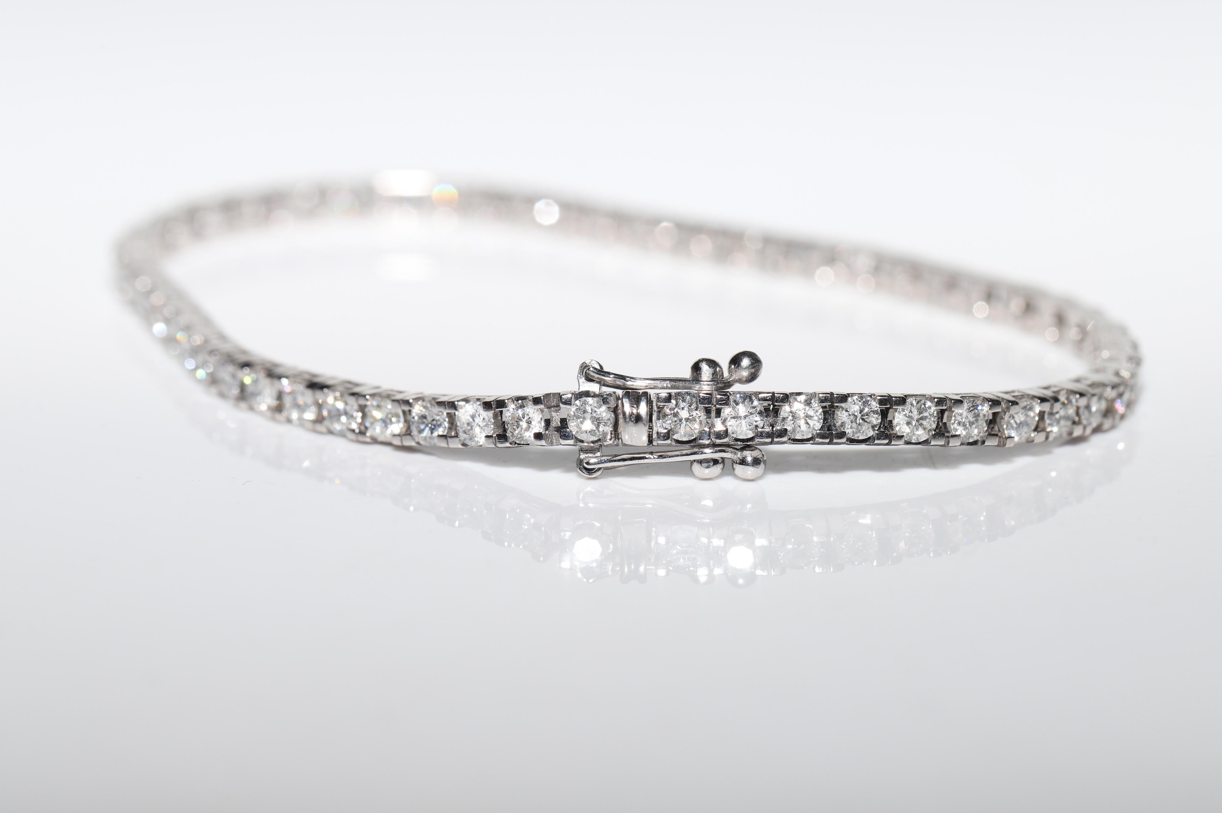 14k White Gold Natural Diamond Decorated Watervay Bracelet For Sale 2