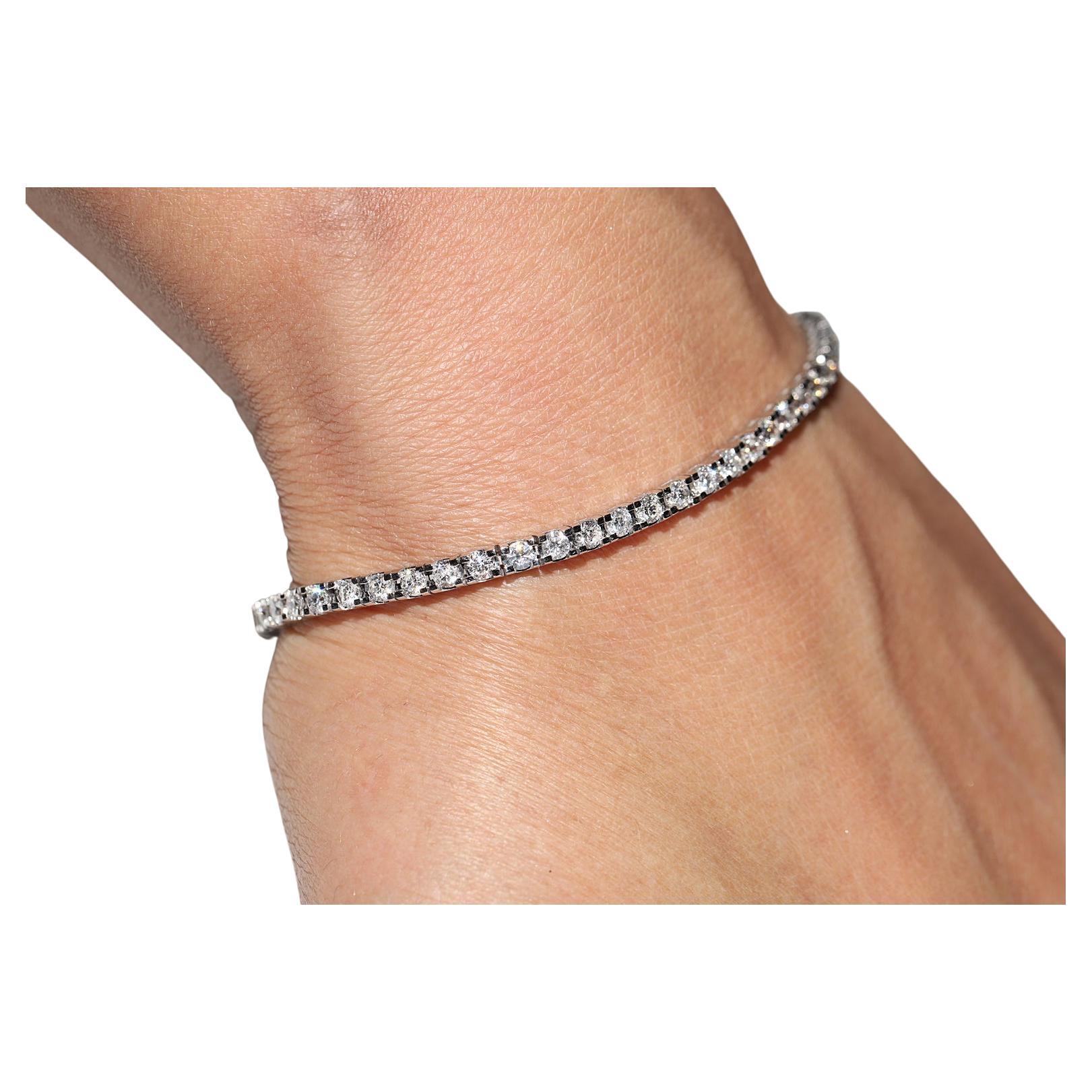 14k White Gold Natural Diamond Decorated Watervay Bracelet For Sale