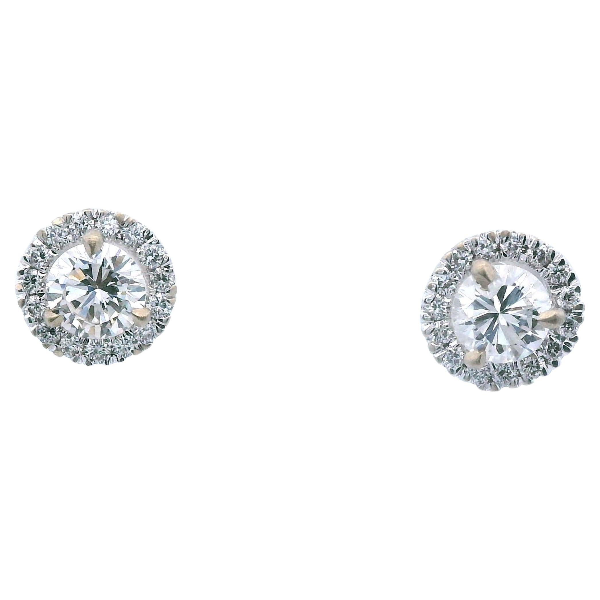 Orecchini a perno con diamante naturale in oro bianco 14k