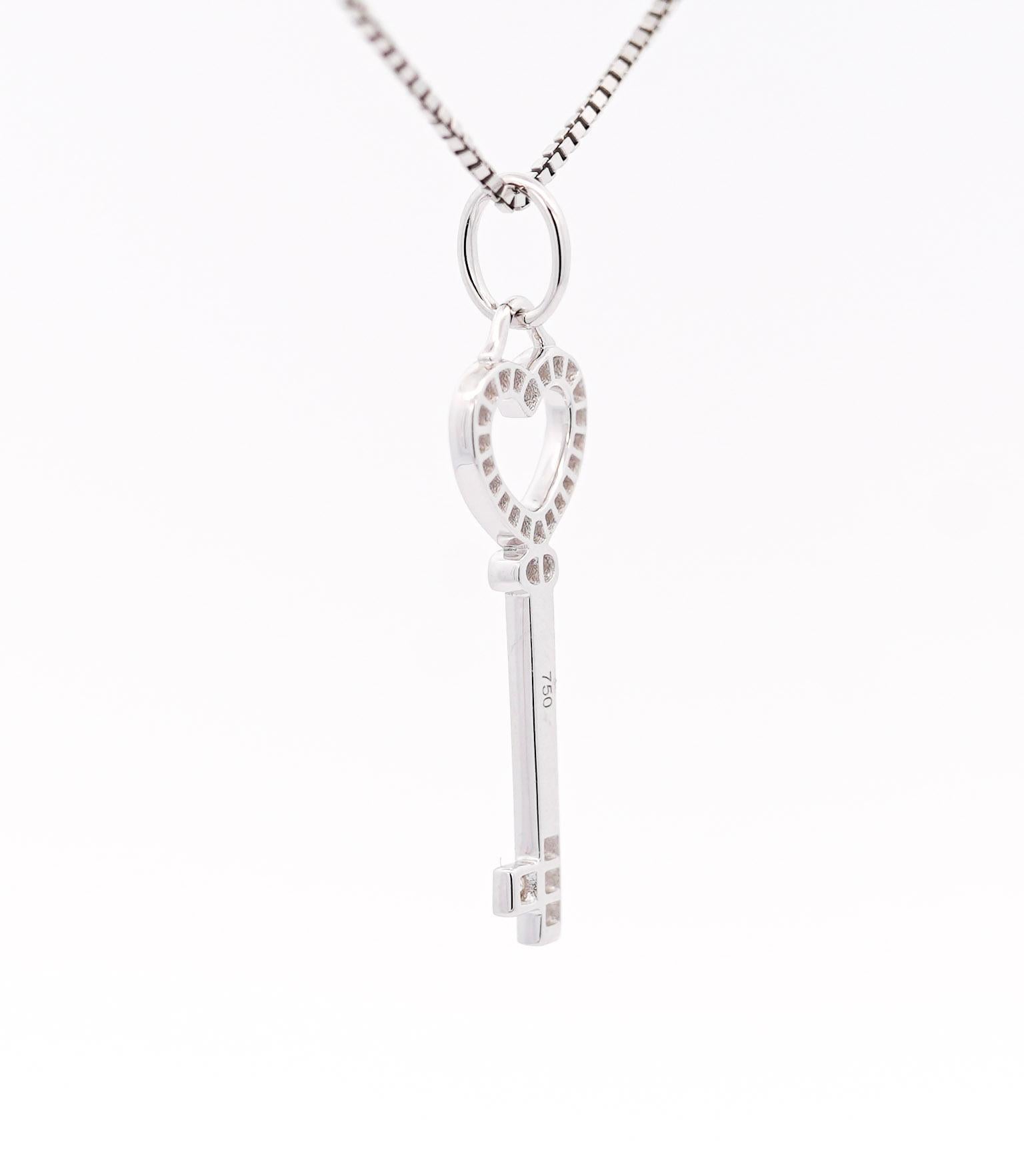 Contemporary 14K White Gold Natural Diamond Key To My Heart Pendant Necklace For Sale