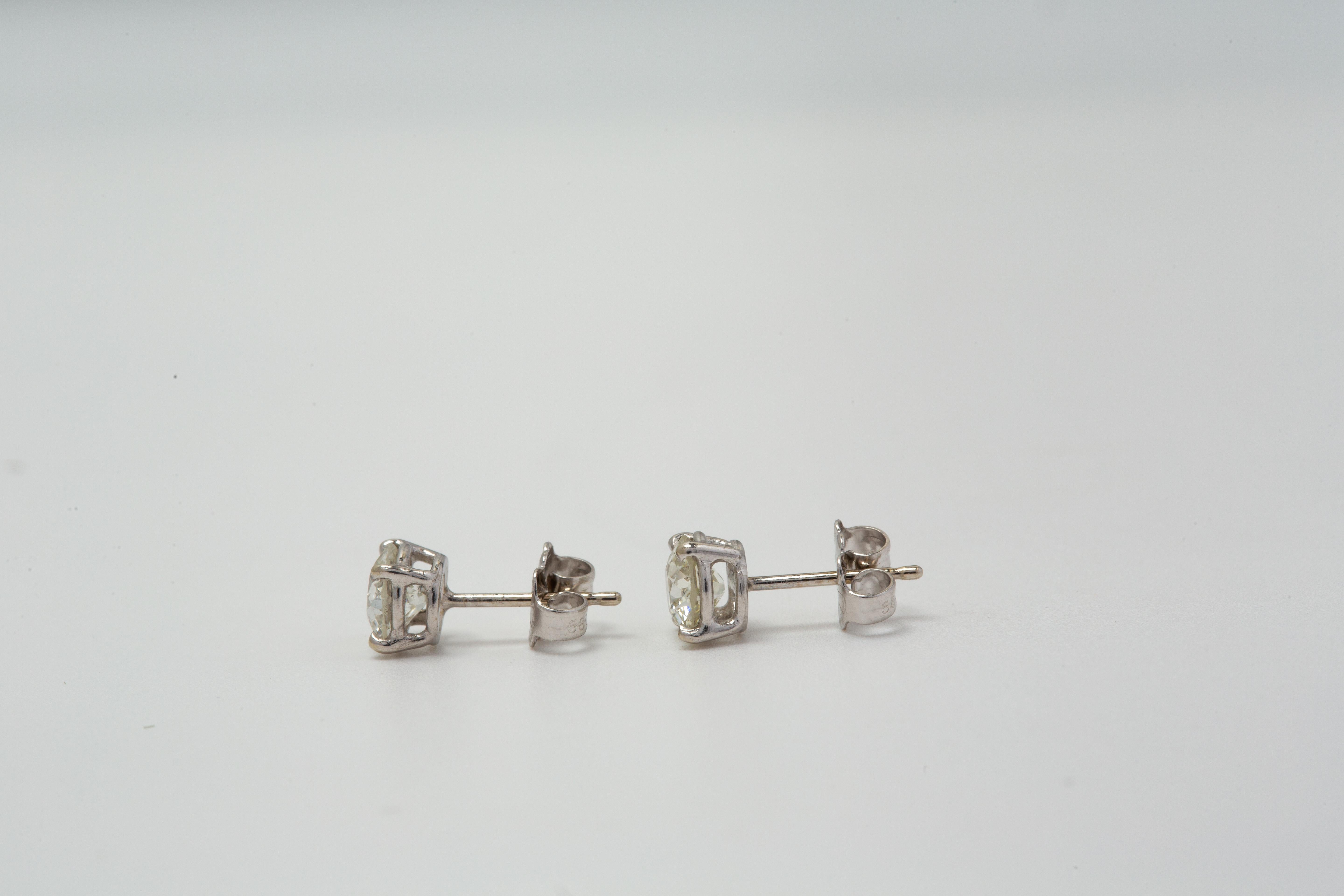 Boucles d'oreilles en or blanc 14k avec diamant naturel Unisexe en vente