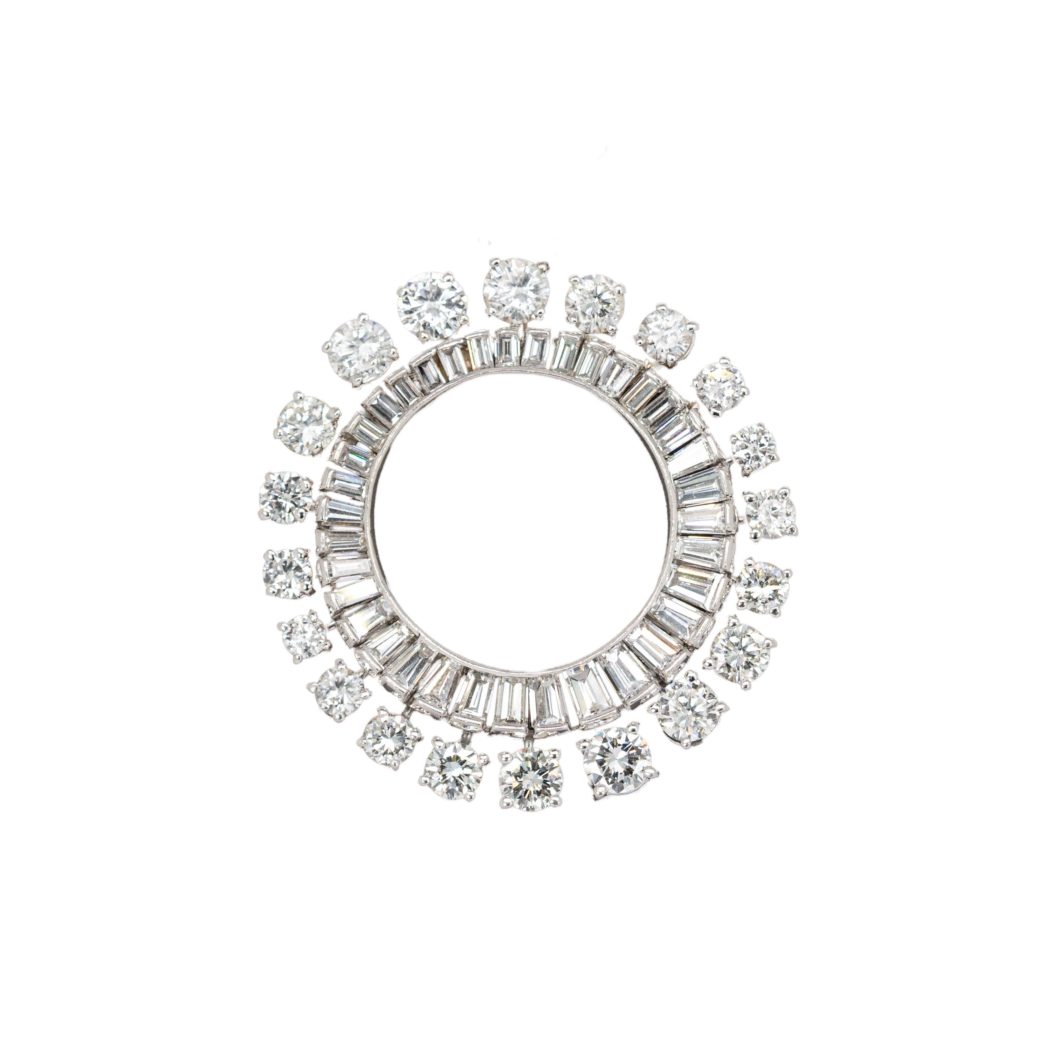 Lujoso Colgante Círculo de Platino con Diamantes Naturales Extraídos de la Tierra en venta 1