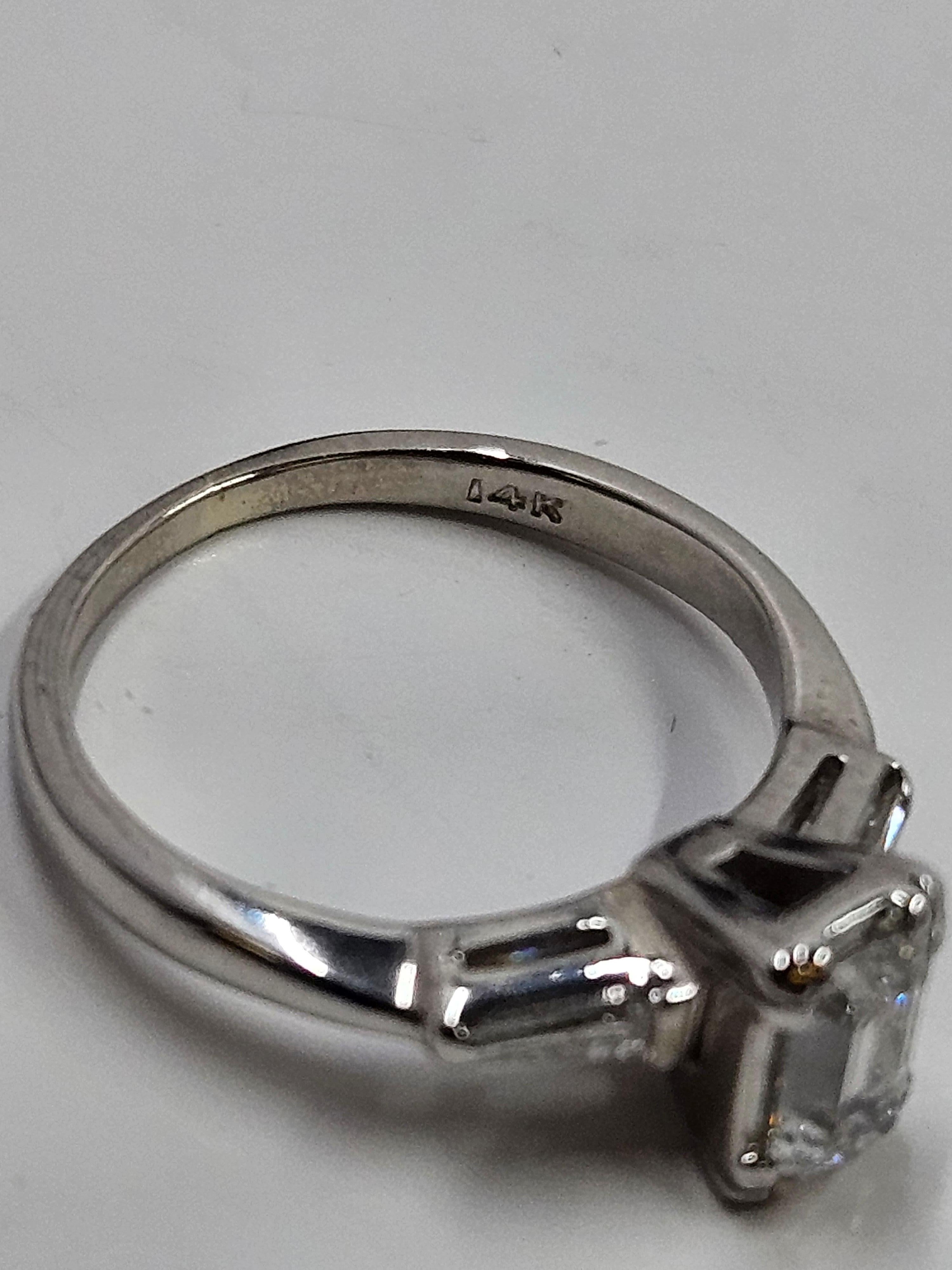 14K Weißgold Natürlicher Smaragdschliff Diamant Verlobungsring 5