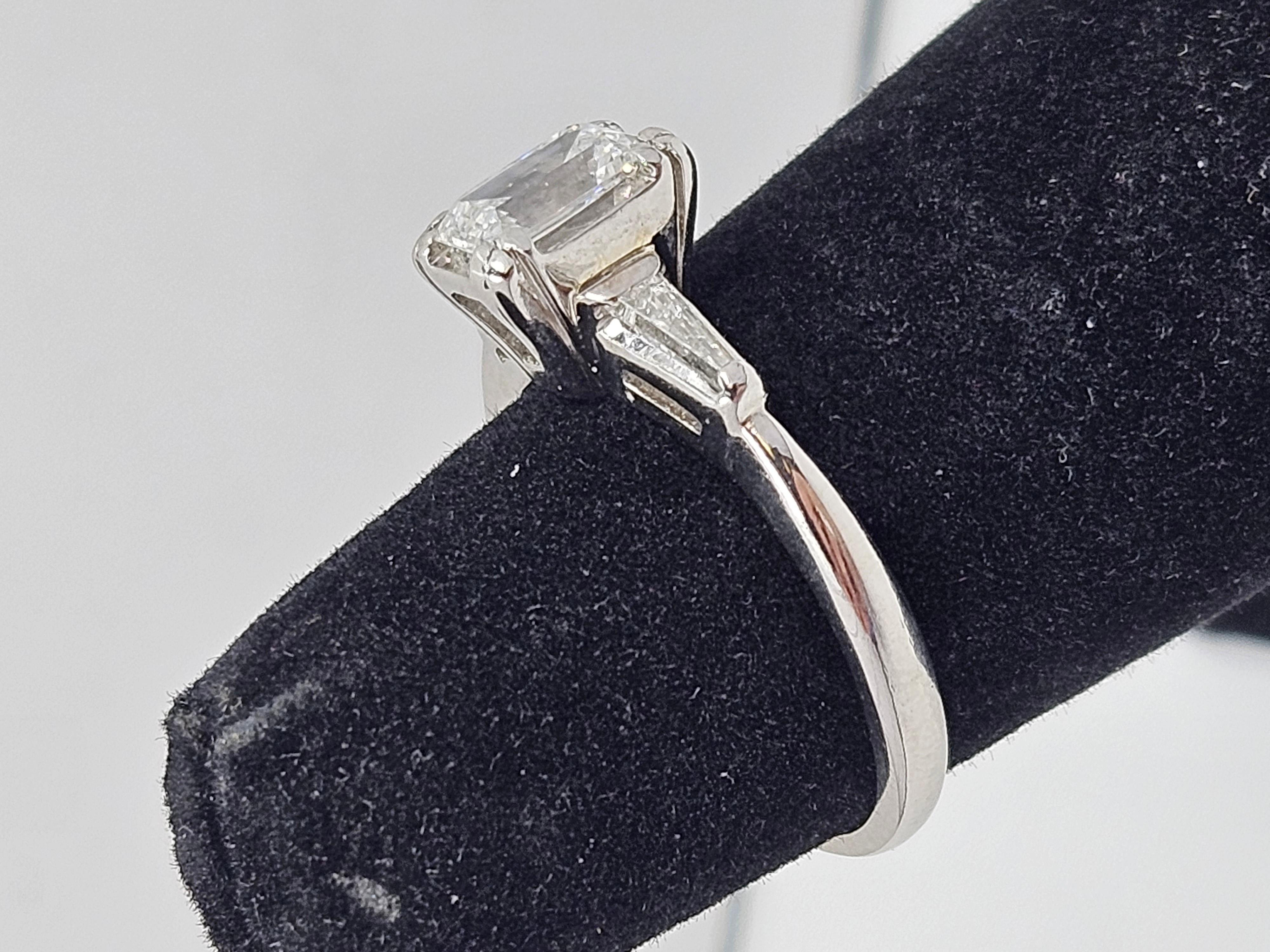 14K Weißgold Natürlicher Smaragdschliff Diamant Verlobungsring Damen