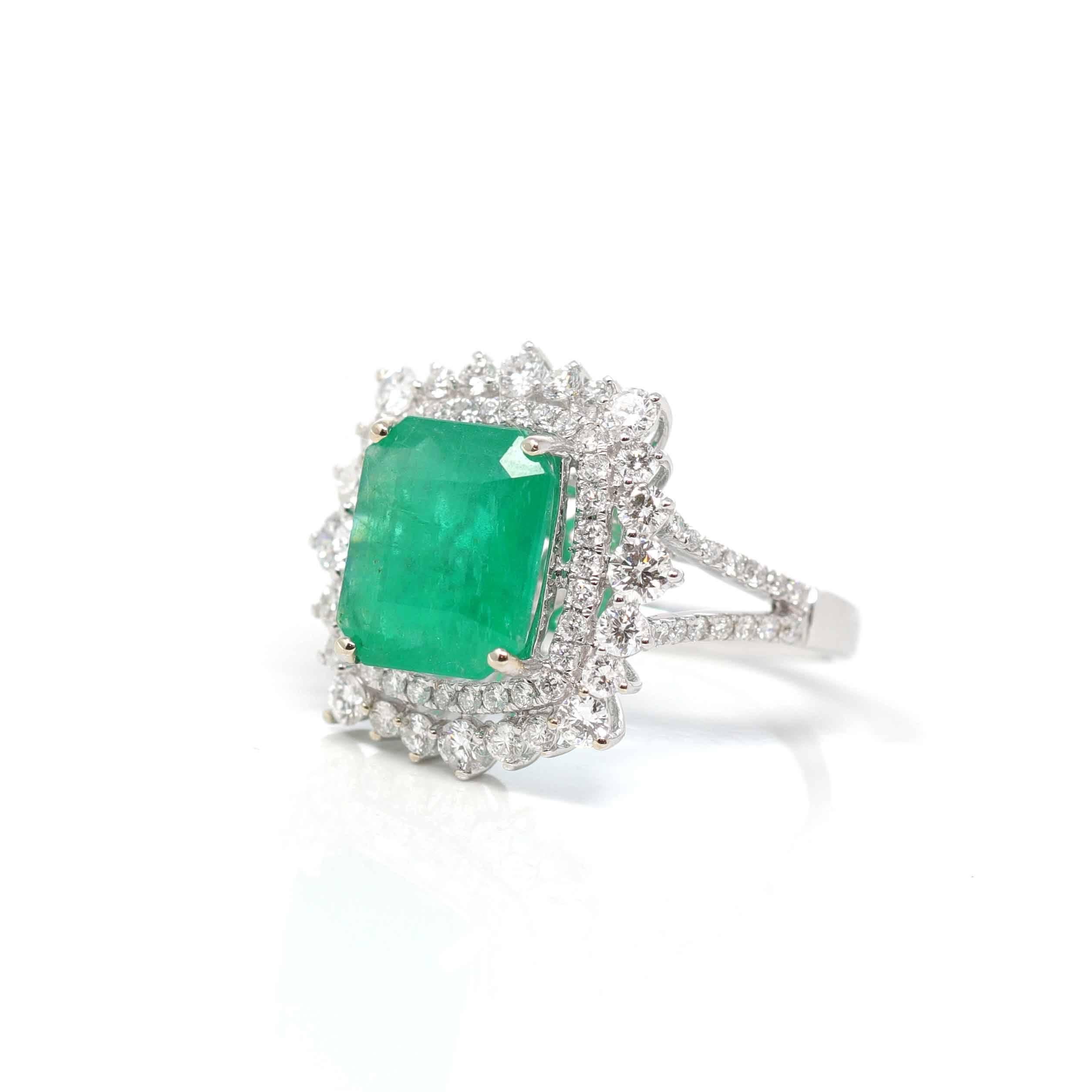 * Design-Konzept--- Dieser Ring verfügt über einen Smaragd im Smaragdschliff von 3,53 ct. Das Design ist schlicht und doch elegant. Der Ring sieht sehr exquisit aus mit einigen Diamanten, die die Akzente nachzeichnen. Die Kunsthandwerker von