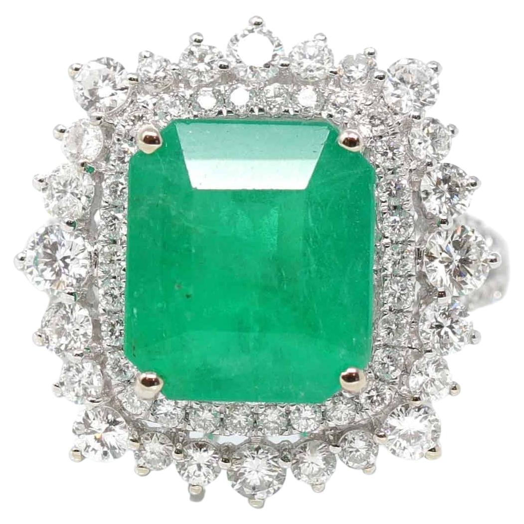 14k White Gold Natural Emerald Ring with Diamonds For Sale