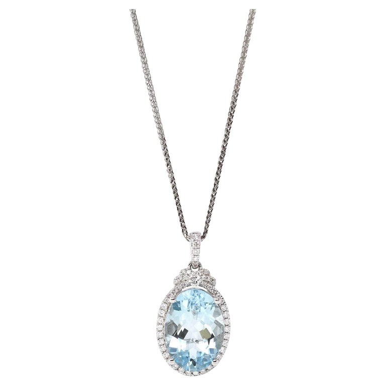 14k White Gold Natural Oval Aquamarine Necklace With Diamond For Sale