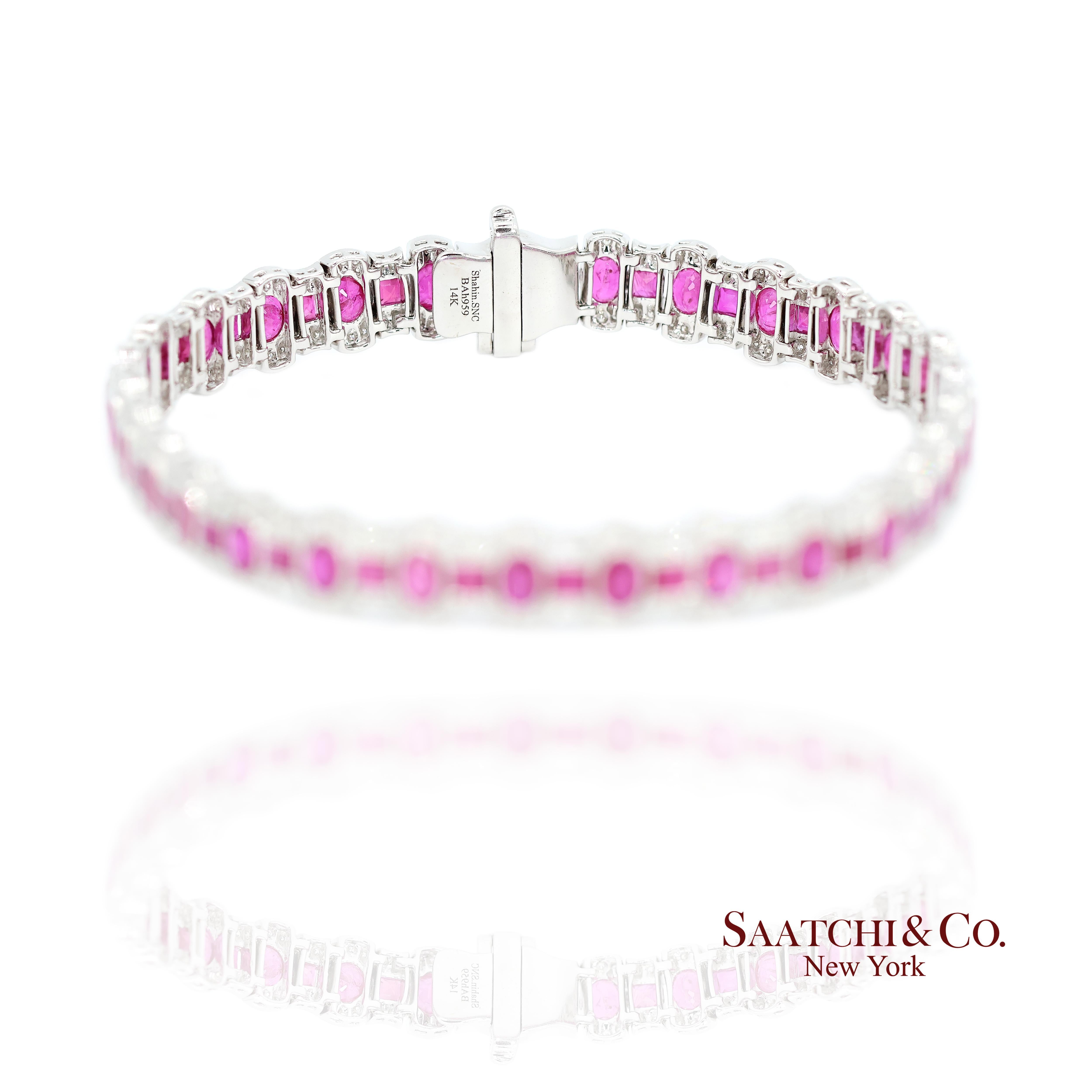 Pulsera de oro blanco de 14k con rubíes y diamantes

Tipo de metal: Oro blanco de 14 quilates
Peso total del artículo: 17,2 gramos
Longitud: 7,0 pulg.
Anchura: 7,75 mm
Altura: 2,75 mm
De tamaño considerable: Sí

1:
Piedra principal: Rubí
Peso en