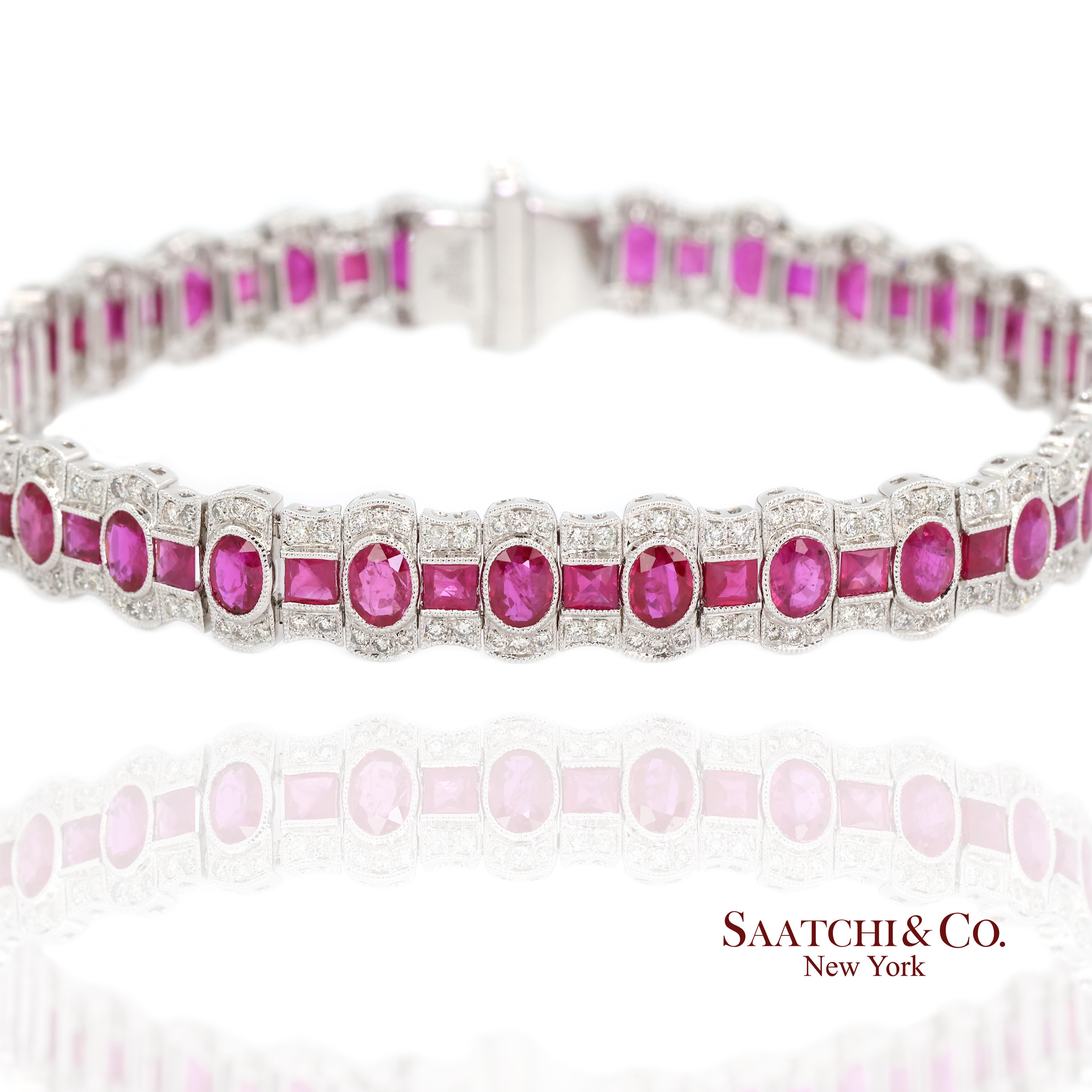 Pulsera de oro blanco de 14 quilates con diamantes y rubíes naturales engarzada con milgrain en Nuevo estado para la venta en New York, NY