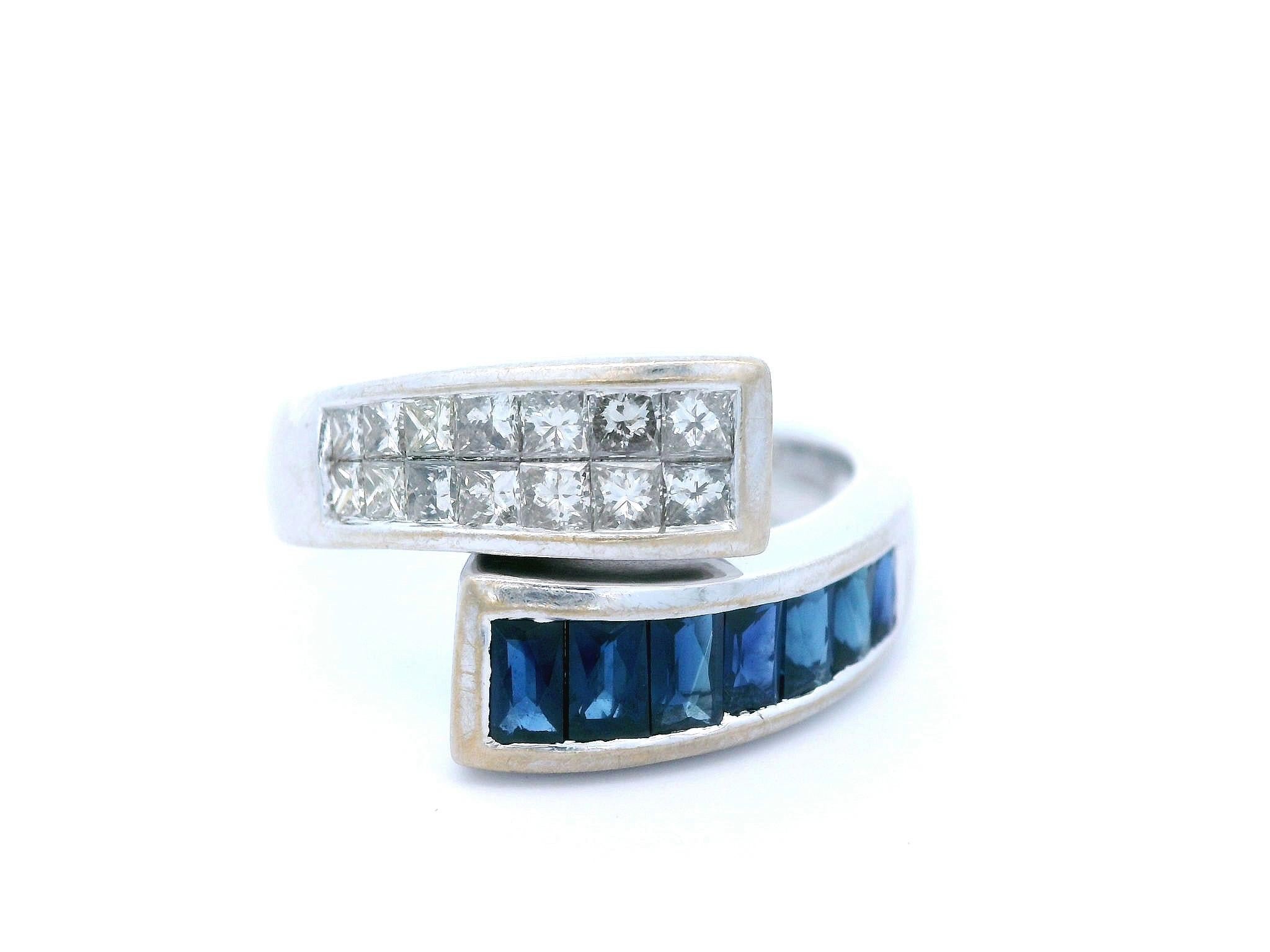 Bague de contournement en or blanc 14K saphir naturel et diamant en vente 2