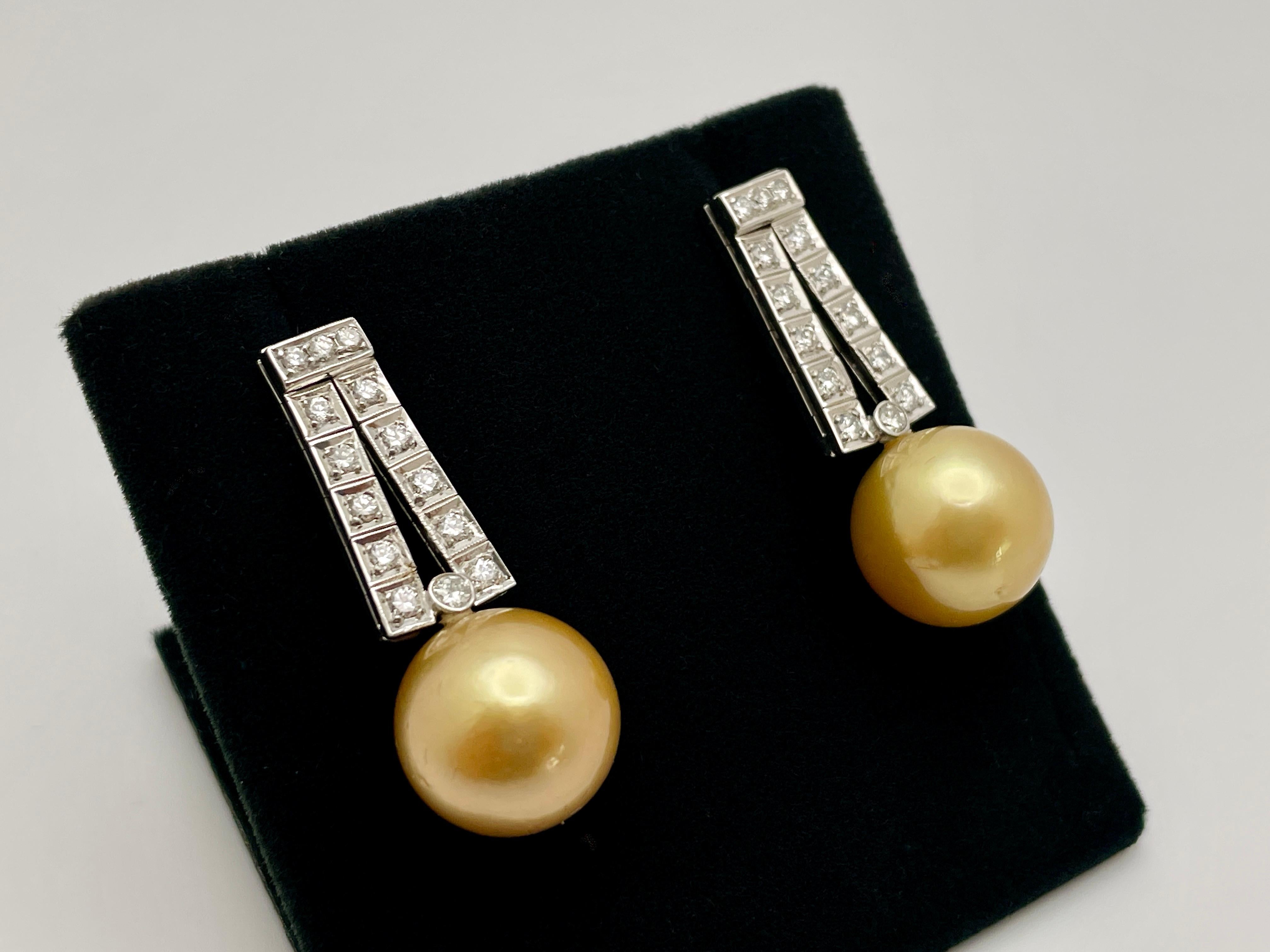 14K White Gold Natural Yellow Pearl Diamond Earrings In Excellent Condition For Sale In Westport, CT