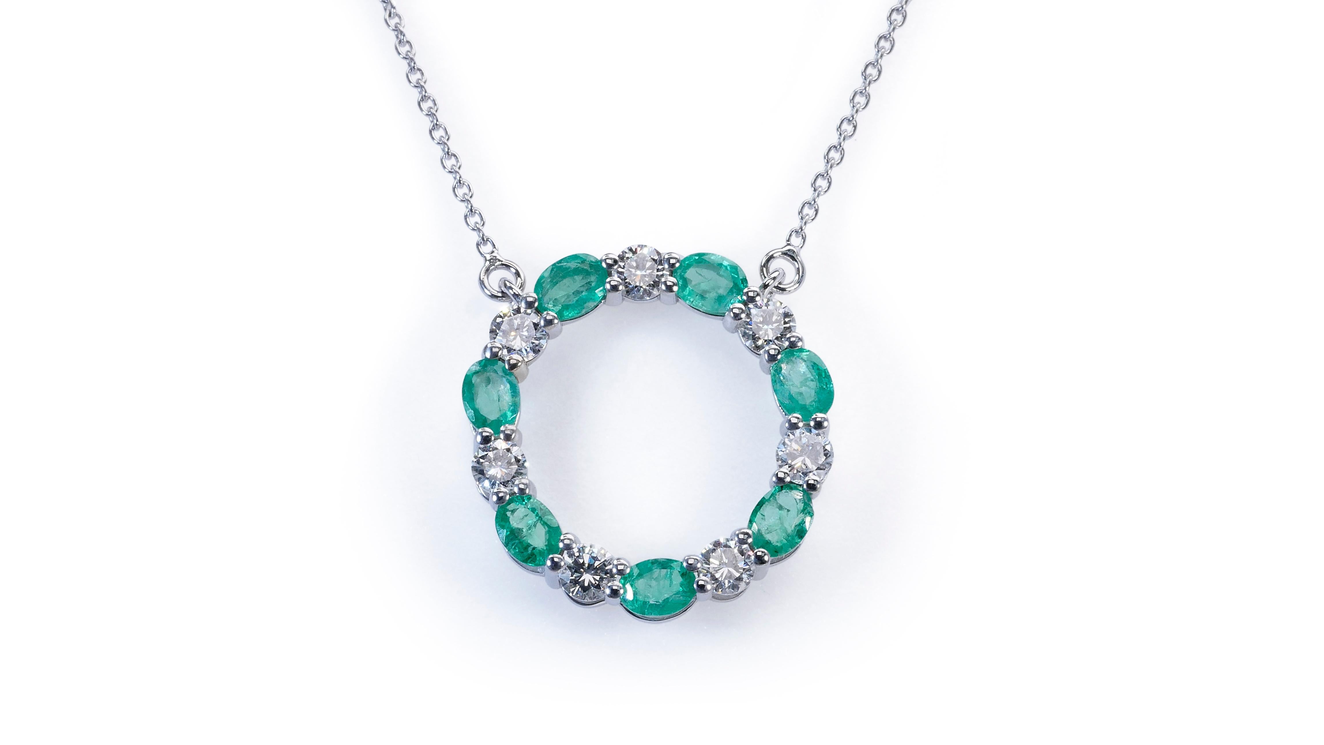 14k White Gold Necklace W/ 1.96 Ct Emeralds and Natural Diamonds IGI Certificate In New Condition In רמת גן, IL