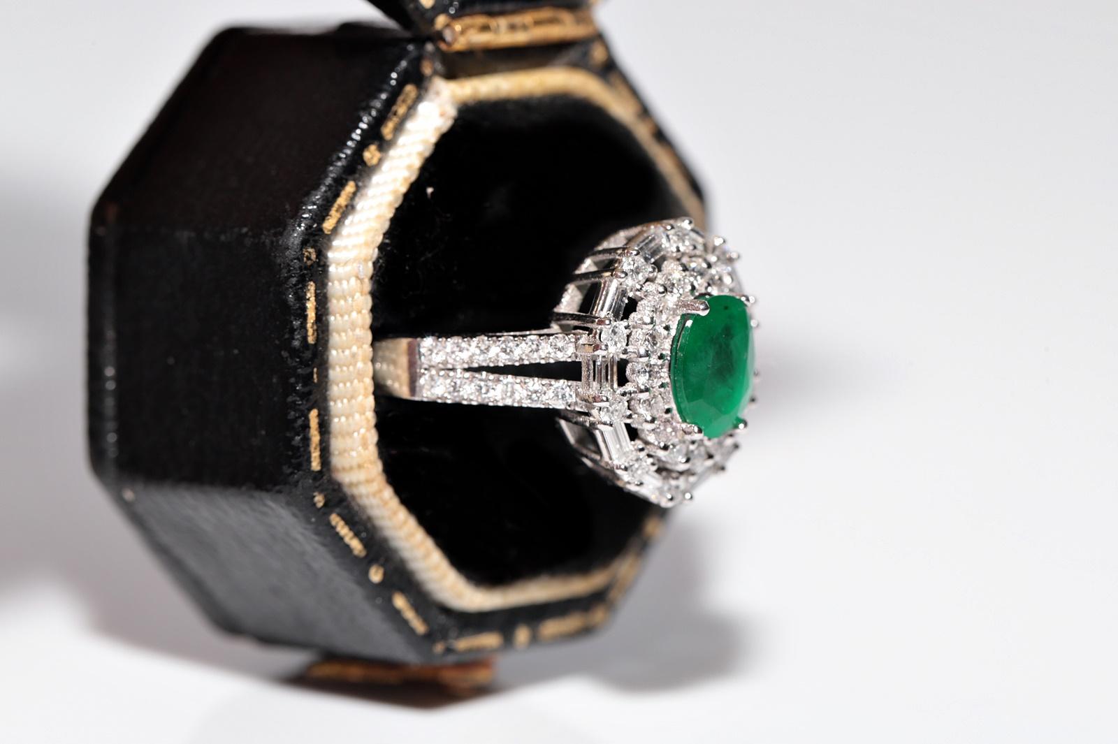 14k Weißgold Neuer Ring mit natürlichem Diamanten im Ovalschliff und Smaragd im Ovalschliff (Brillantschliff) im Angebot