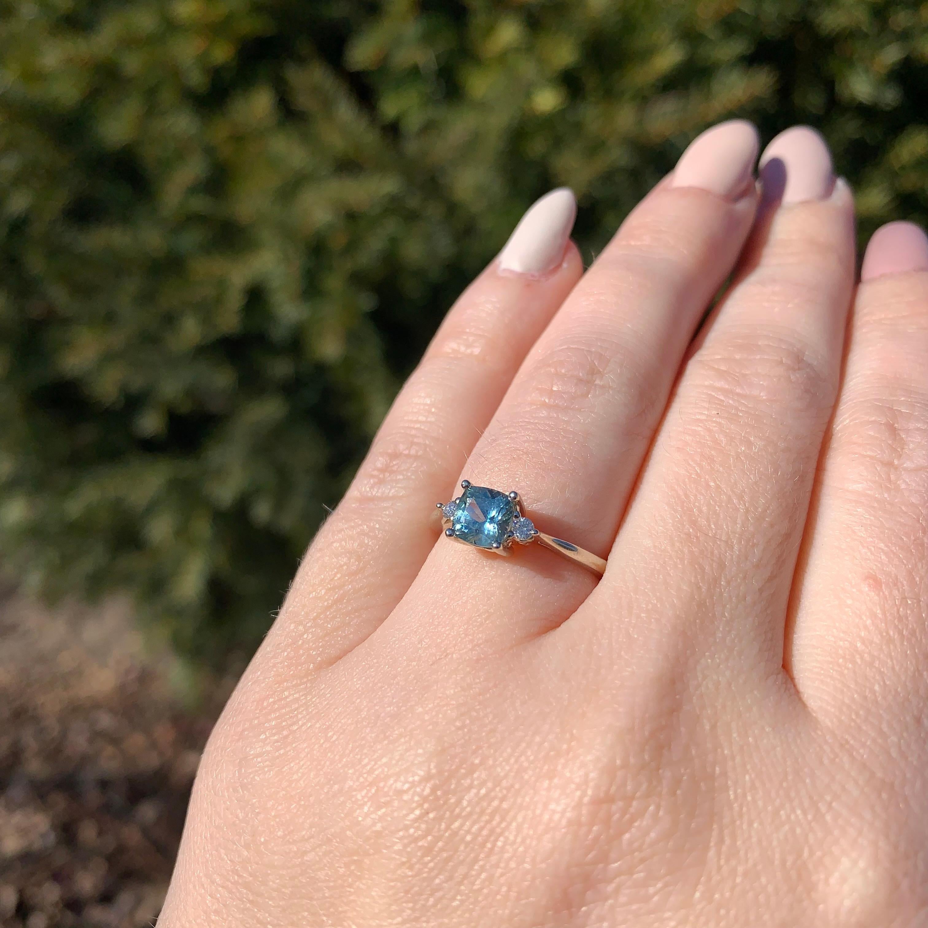 Bague en or blanc 14 carats sans chaleur, saphir du Montana 1,02 carat et diamants taille 6,75 en vente 3