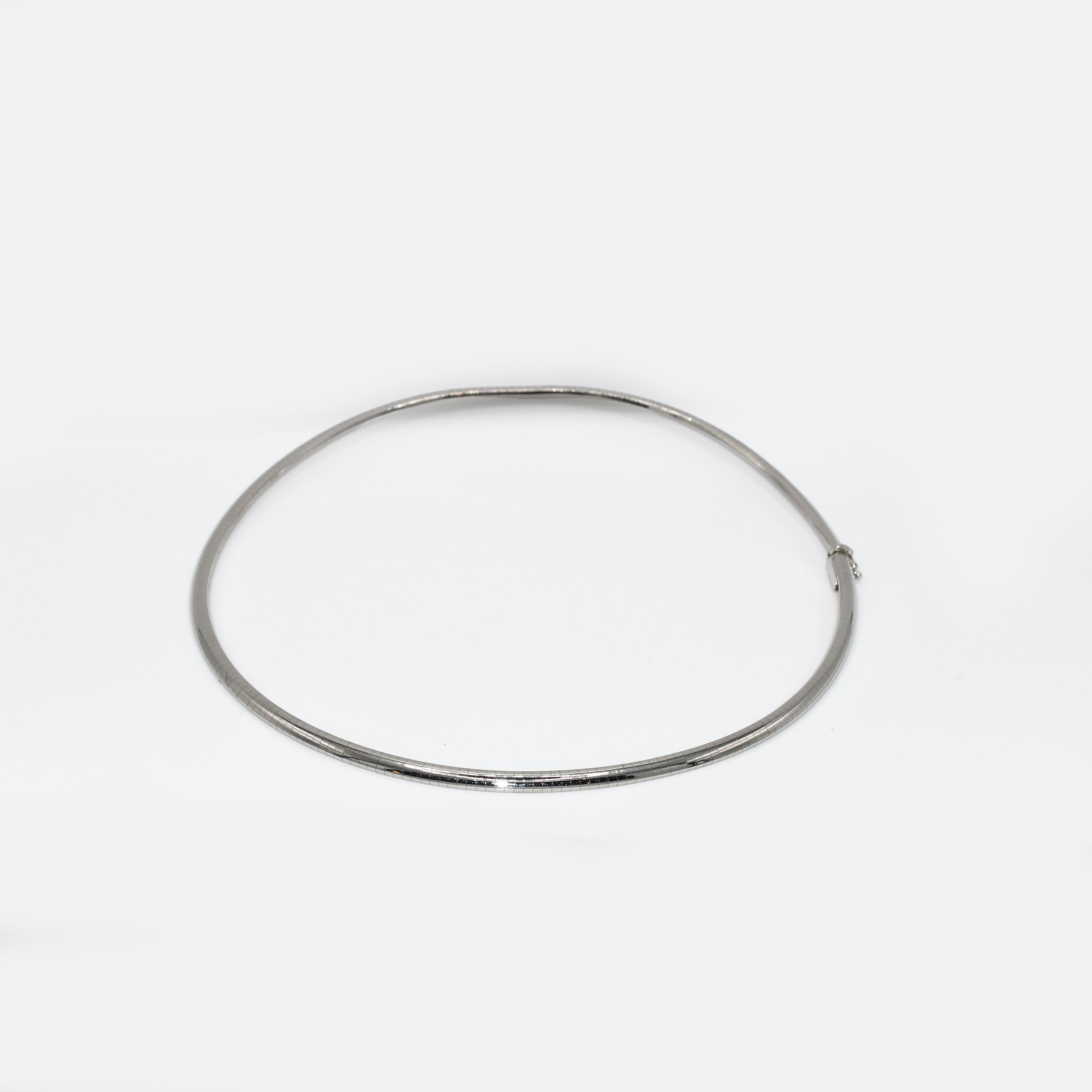 Women's or Men's 14K White Gold Omega Link Necklace, 4mm, 24.4gr For Sale