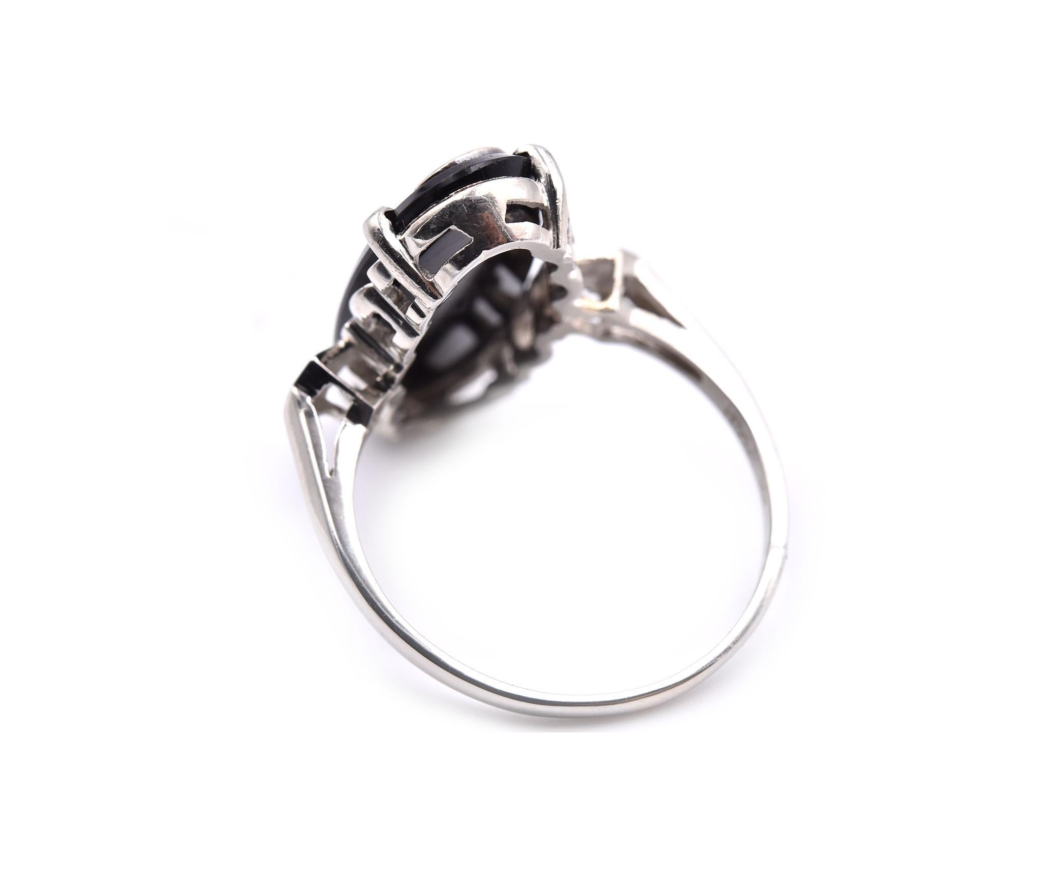 14 Karat White Gold Onyx and Diamond Ring In Excellent Condition For Sale In Scottsdale, AZ