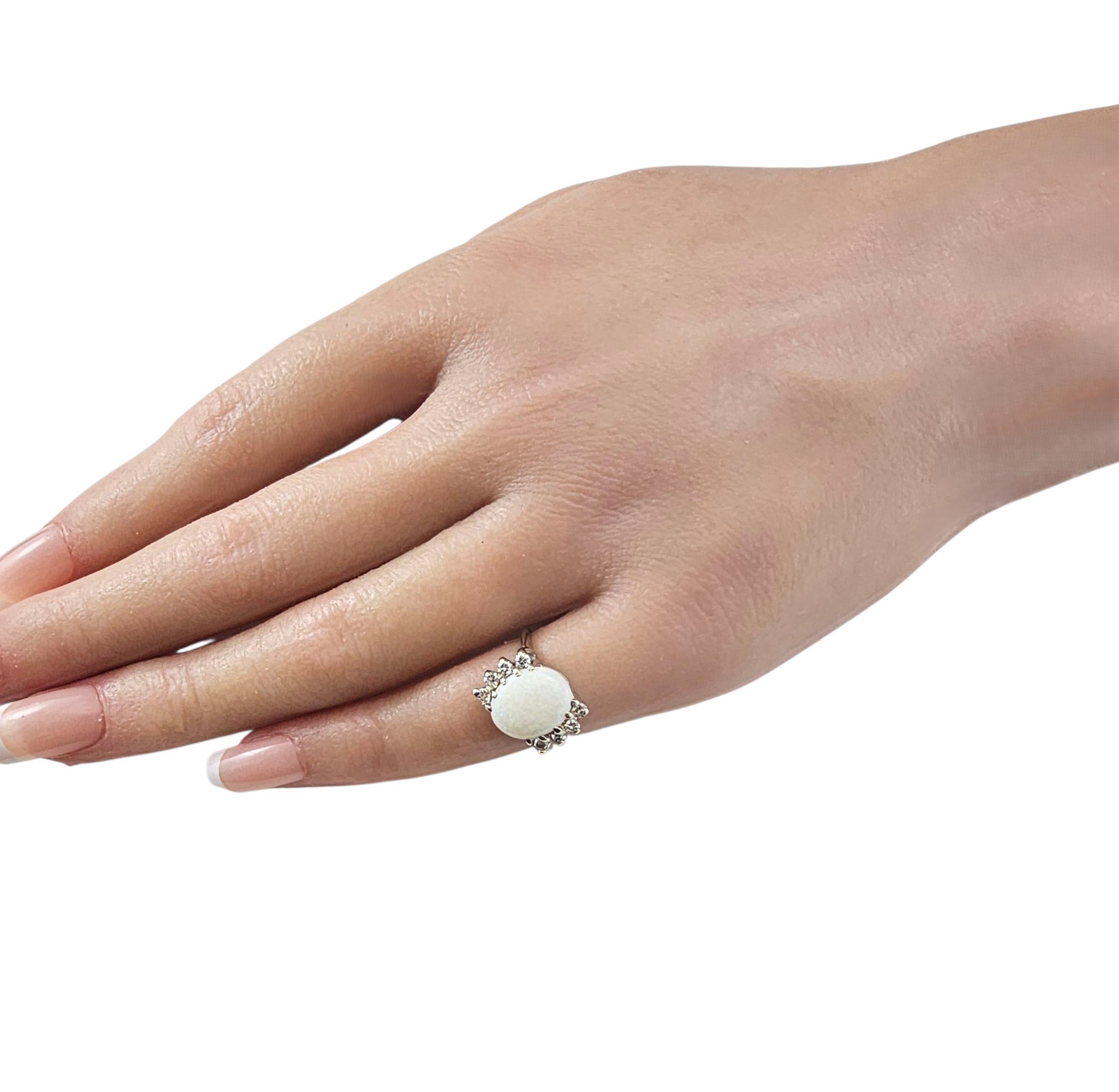 14K Weißgold Opal und Diamant Ring Größe 4,5 #23845 im Zustand „Gut“ im Angebot in Washington Depot, CT