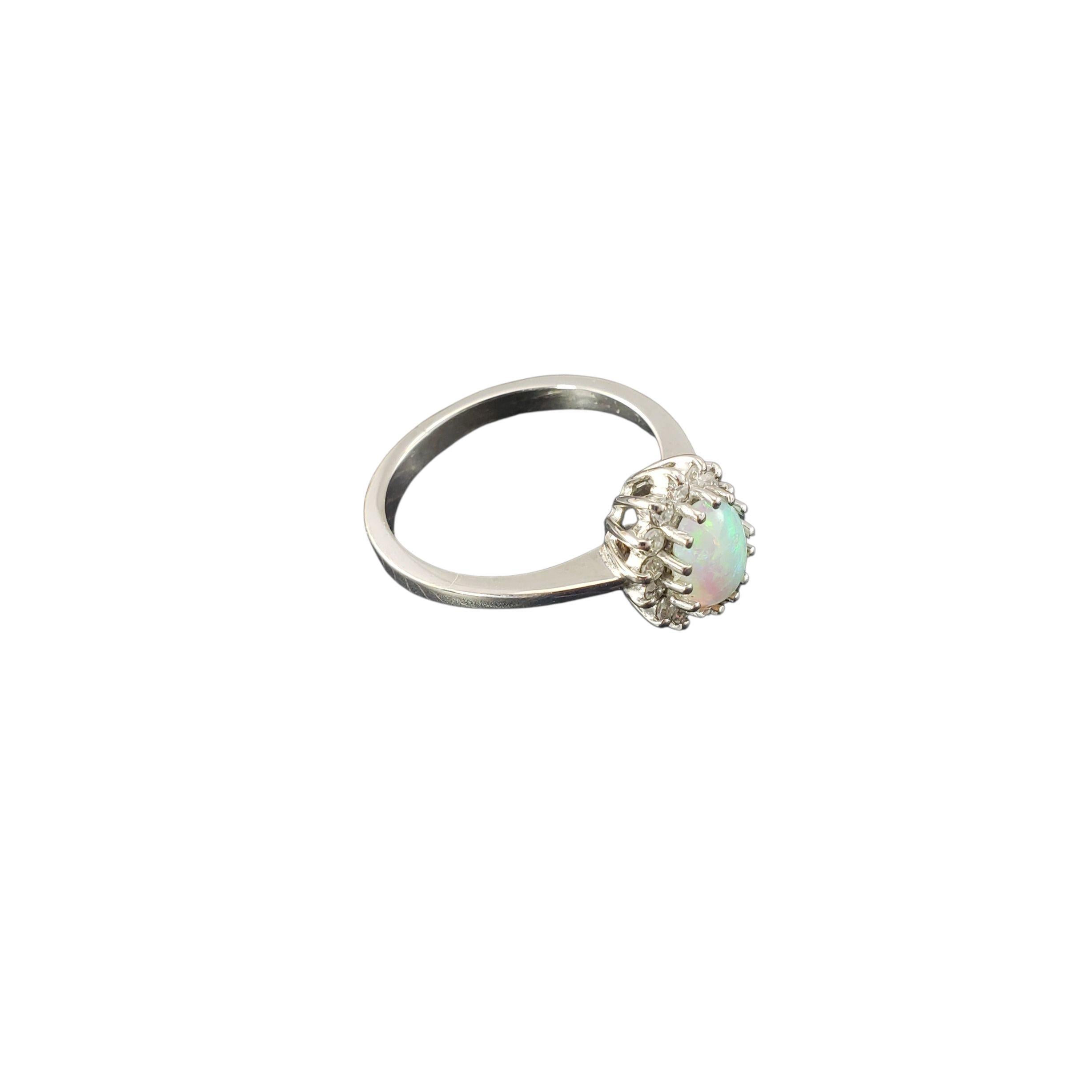 Contemporaneo Anello in oro bianco 14K con opale e diamanti misura 5,5 #23192 in vendita