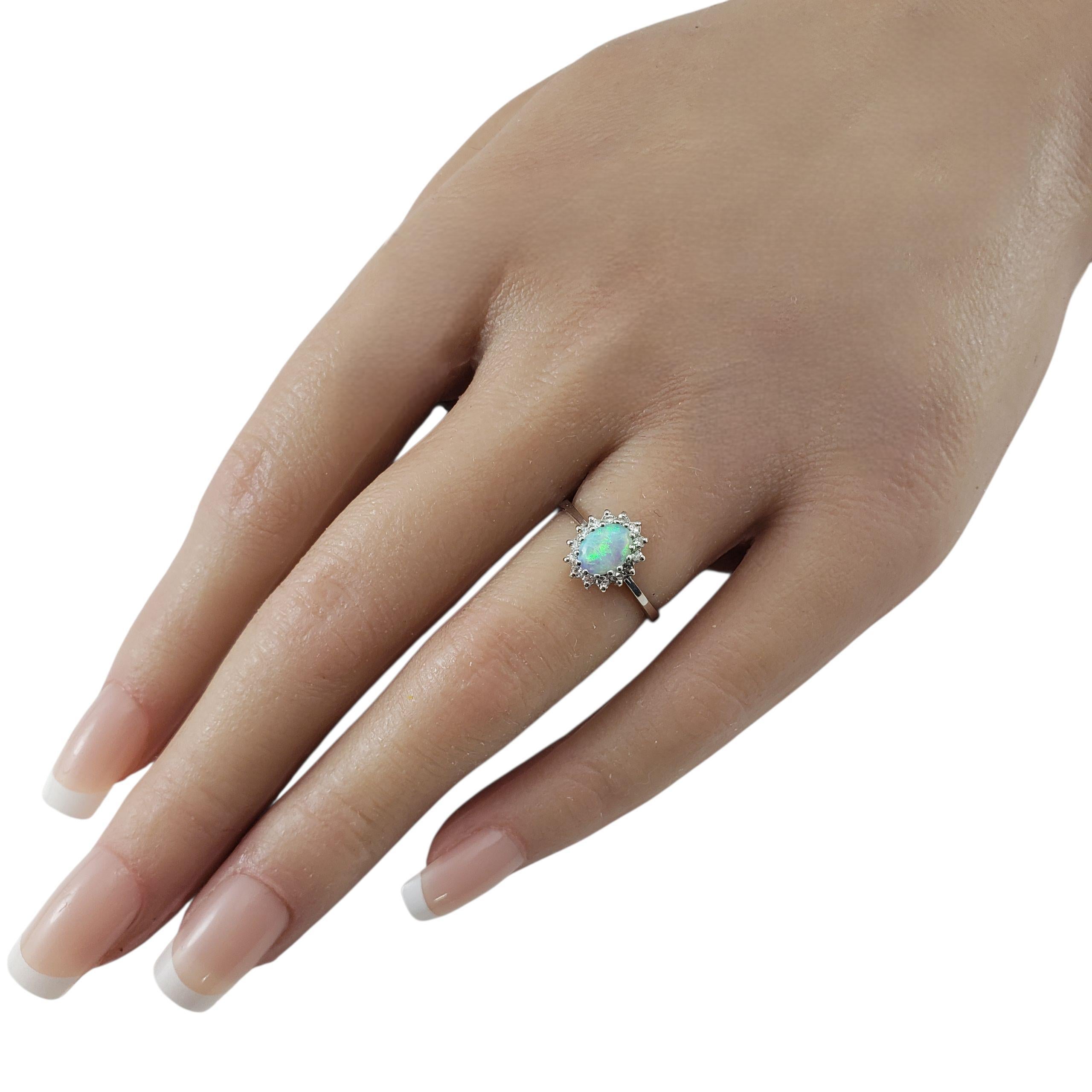 Anello in oro bianco 14K con opale e diamanti misura 5,5 #23192 in vendita 1