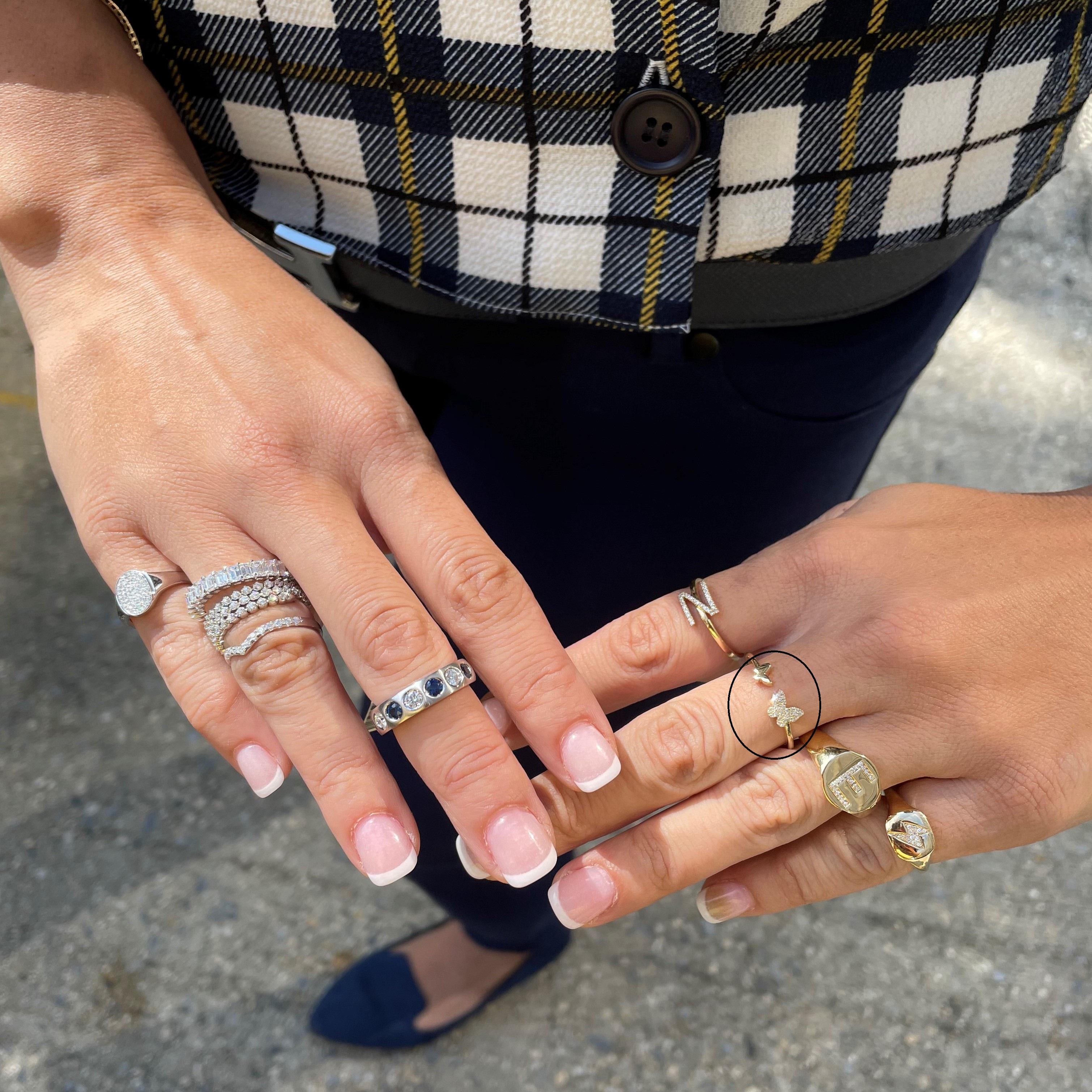 Bague papillon de qualité : Réalisée en or véritable 14k et en diamants blancs ronds d'environ 0,06 cts. Diamants certifiés, disponibles en or jaune, blanc et rose avec une couleur et une clarté de GH-SI. La taille de la bague 6,5 peut être