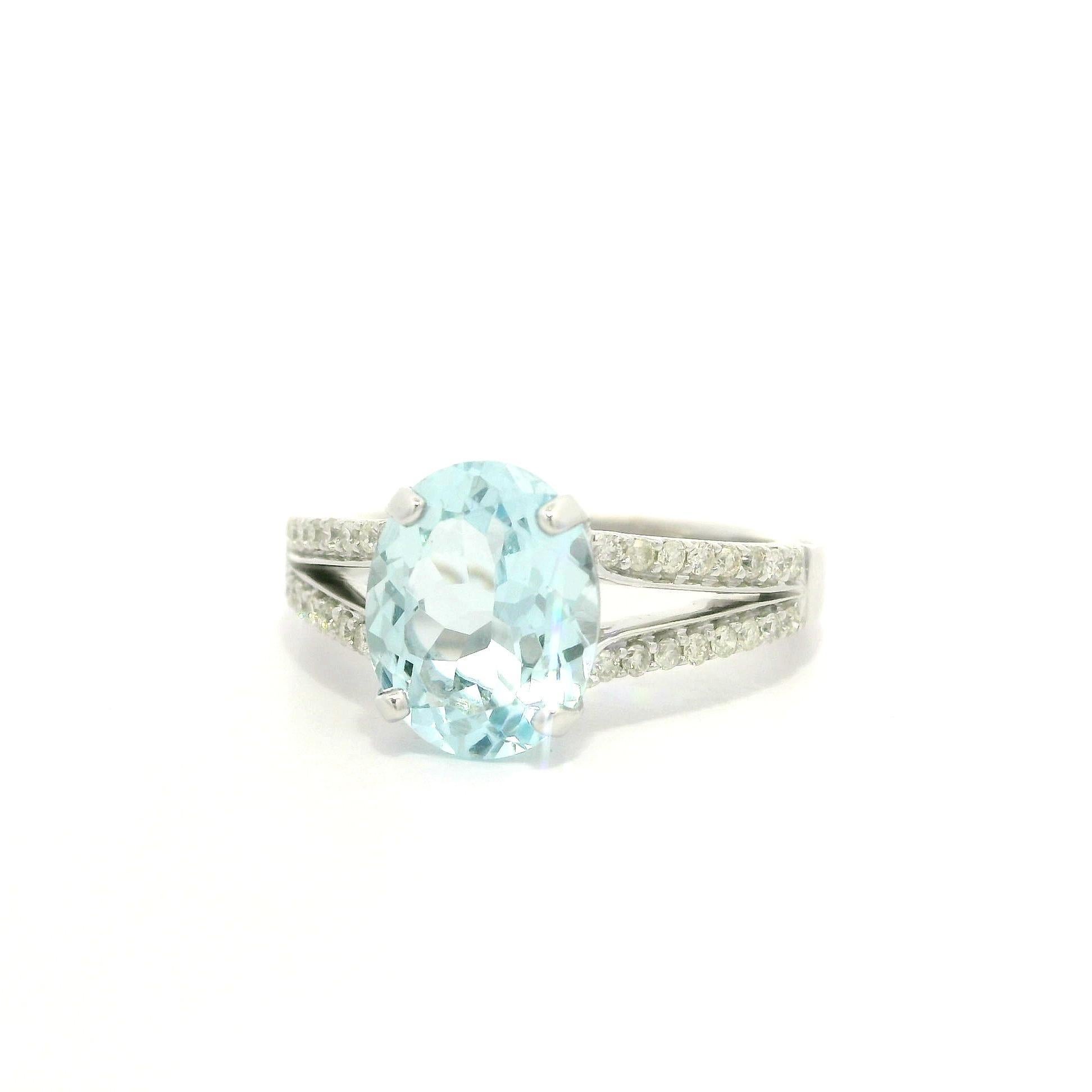 14k Weißgold Oval Aquamarin & Diamant Modern Split Shank Cocktail Ring im Angebot 7