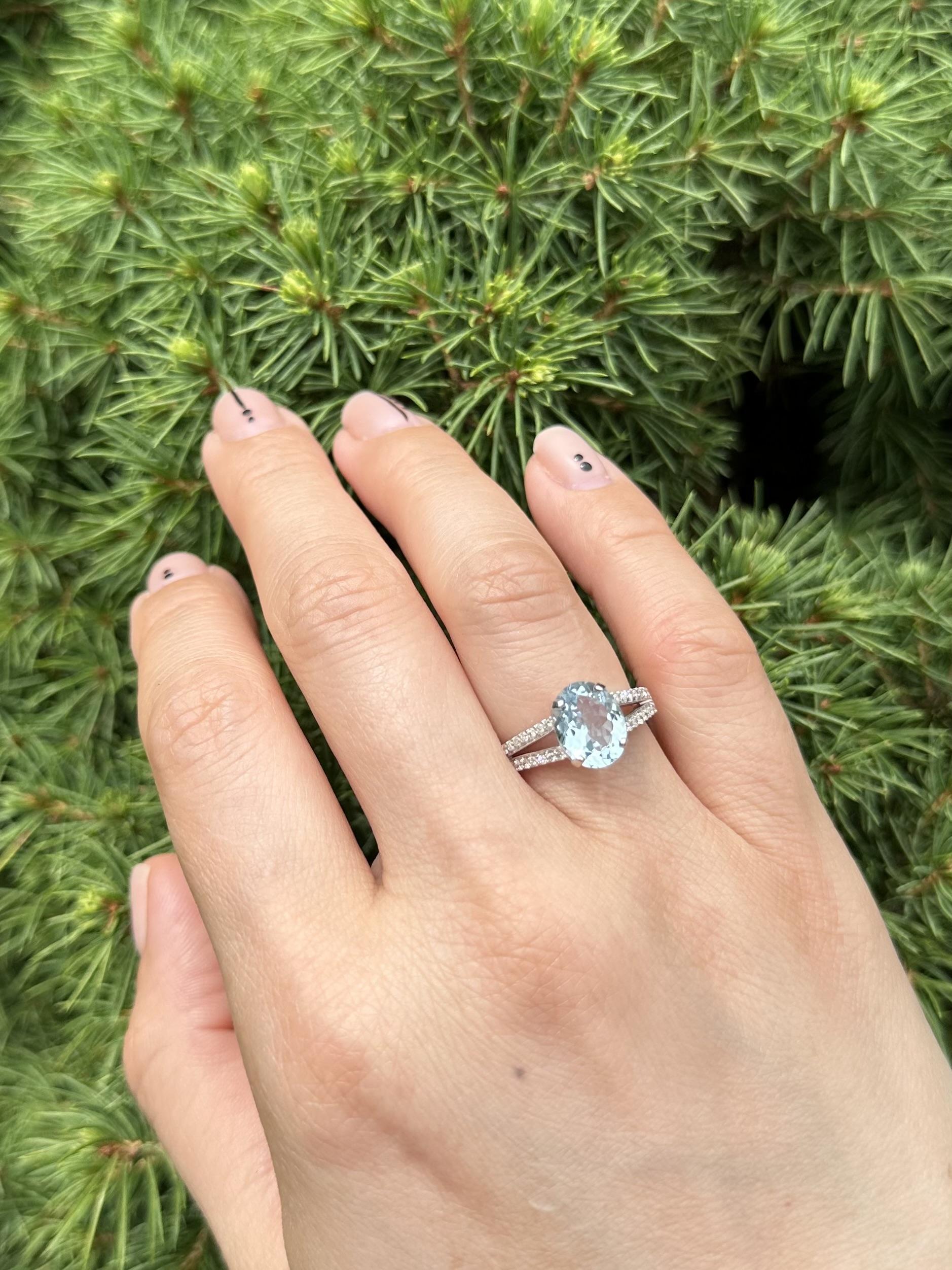 14k Weißgold Oval Aquamarin & Diamant Modern Split Shank Cocktail Ring im Angebot 9