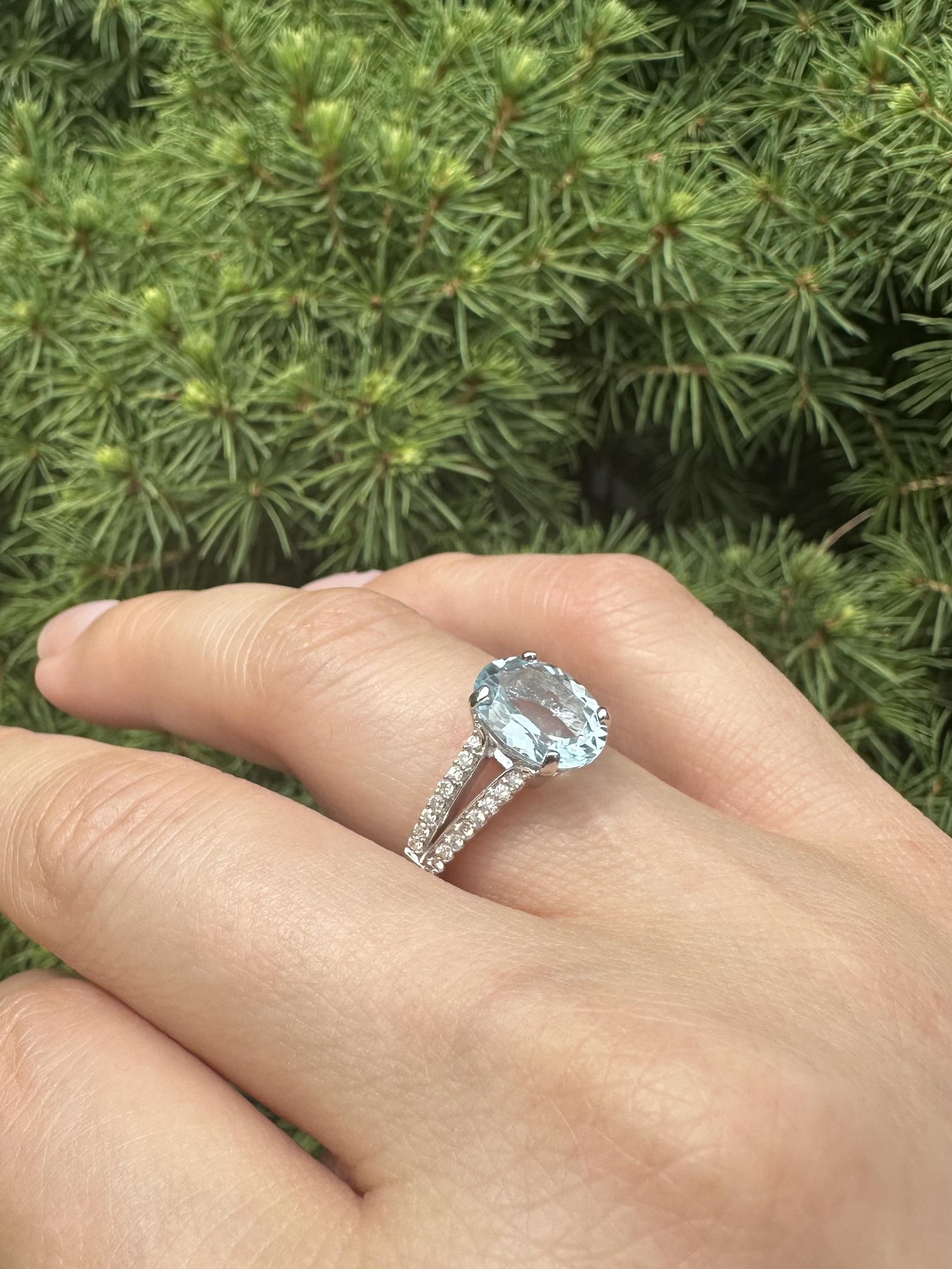 14k Weißgold Oval Aquamarin & Diamant Modern Split Shank Cocktail Ring im Angebot 10