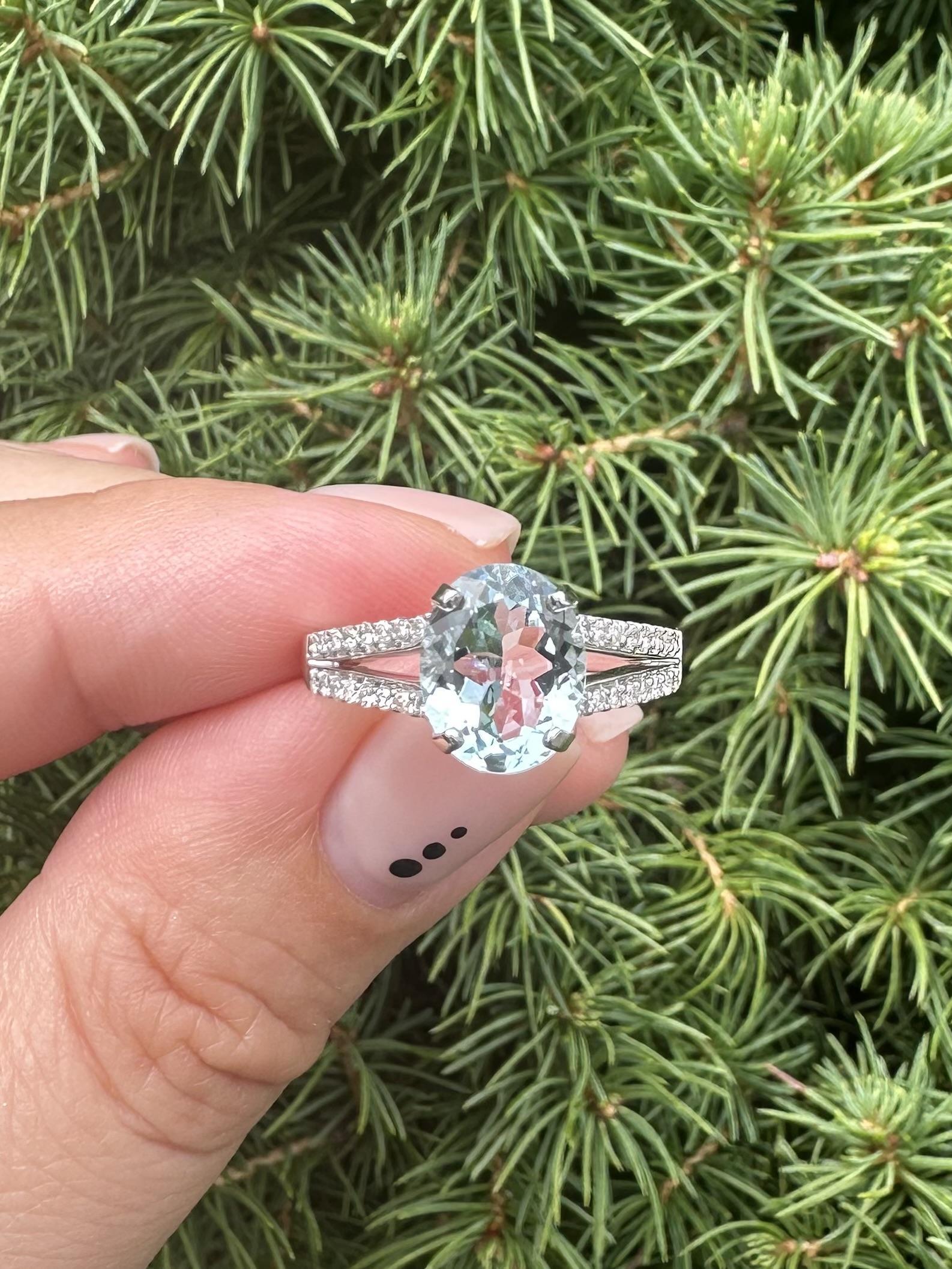 14k Weißgold Oval Aquamarin & Diamant Modern Split Shank Cocktail Ring im Angebot 11