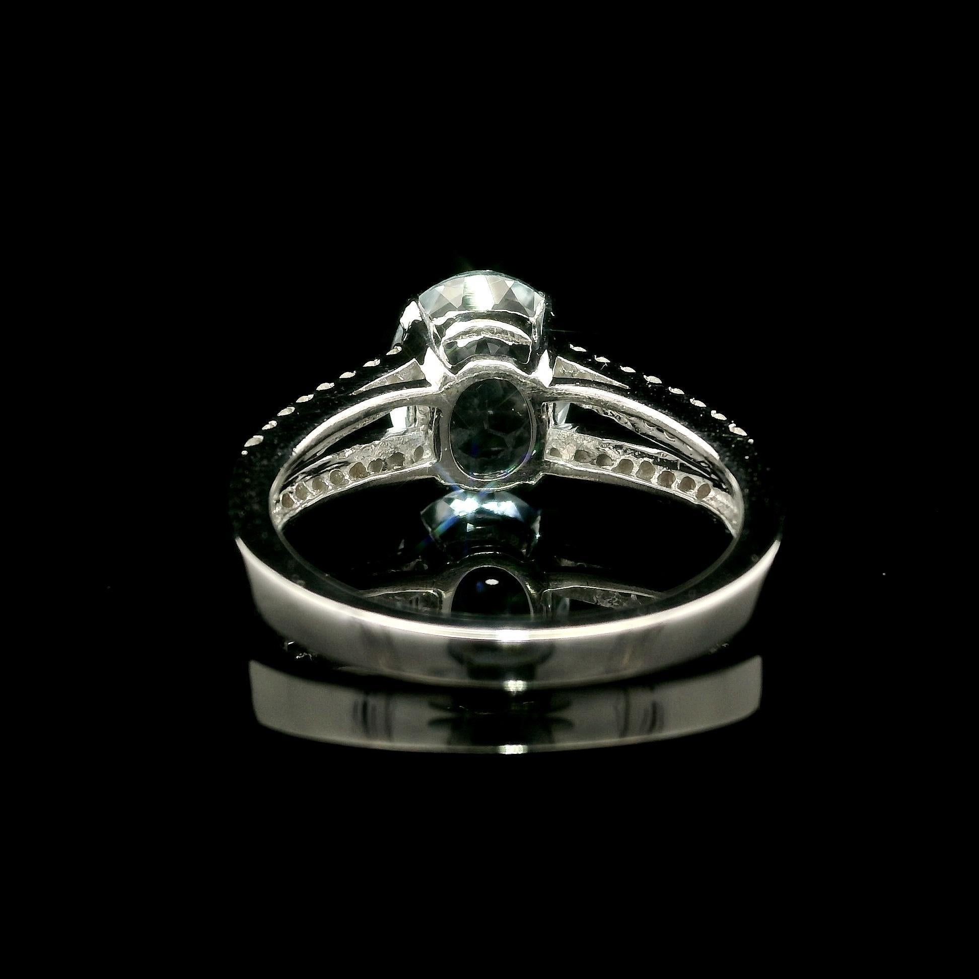 14k Weißgold Oval Aquamarin & Diamant Modern Split Shank Cocktail Ring im Angebot 4