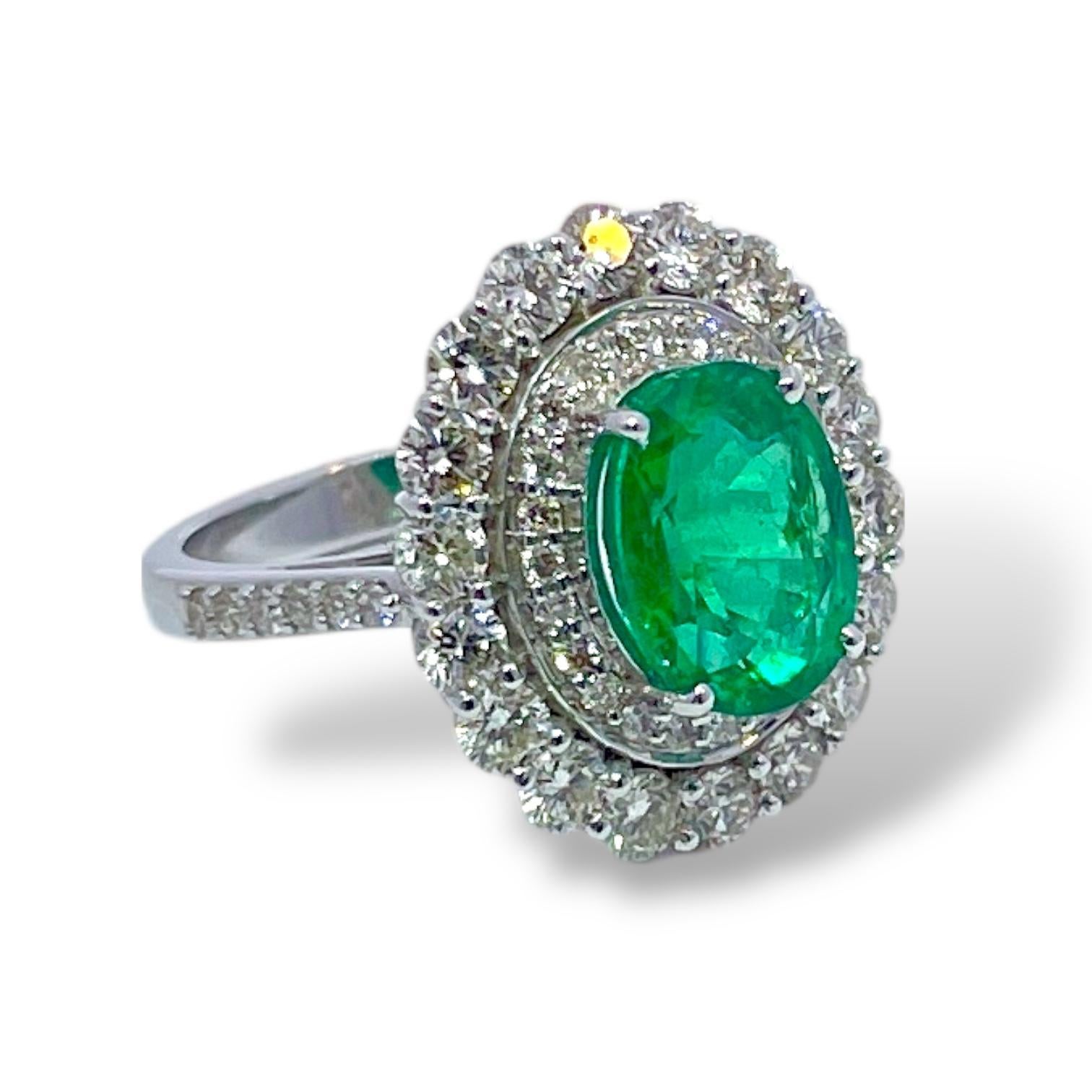 Anello con diamante e smeraldo taglio ovale in oro bianco 14k in vendita 7