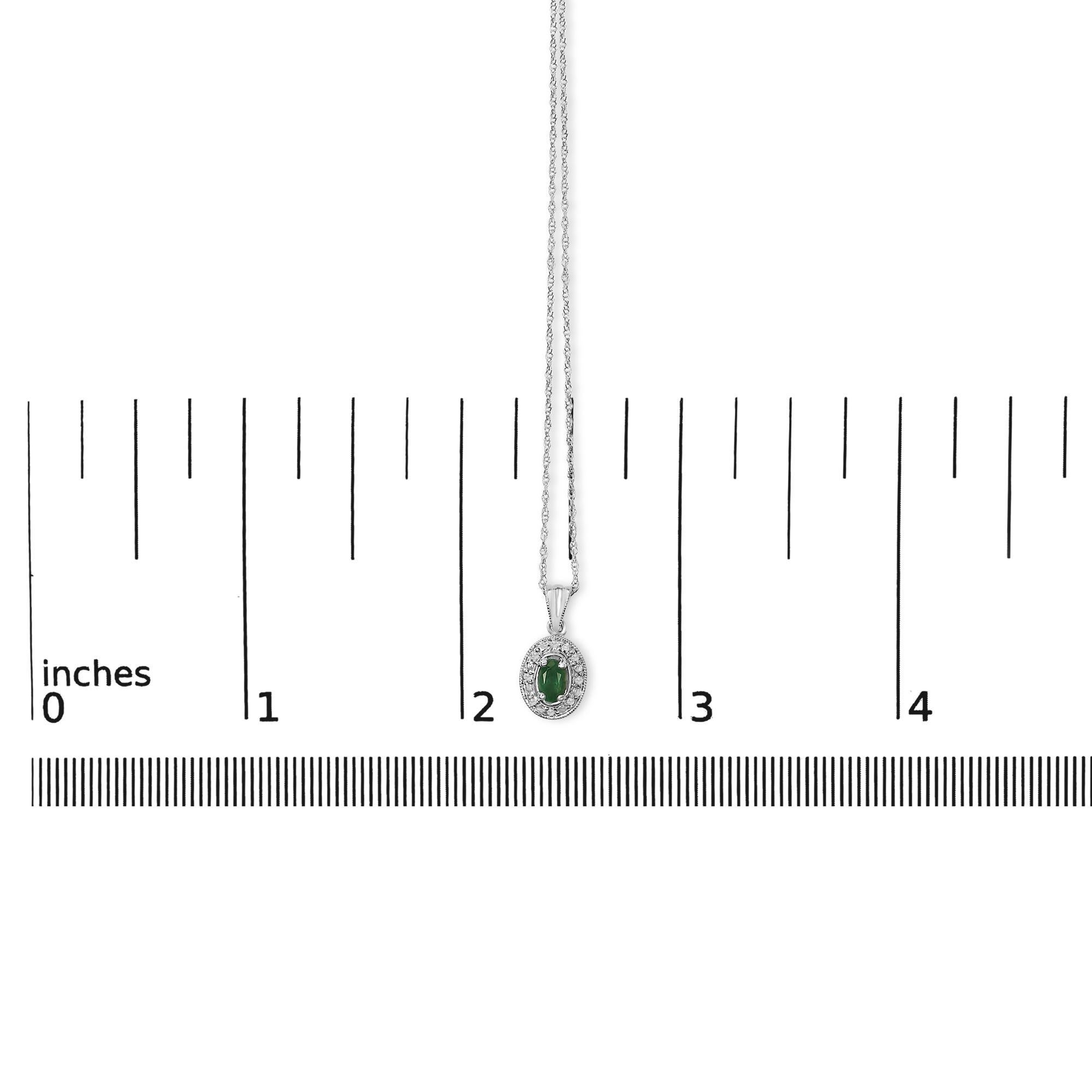 Taille ovale Collier pendentif halo en or blanc 14K avec émeraude verte ovale et diamant - 18
