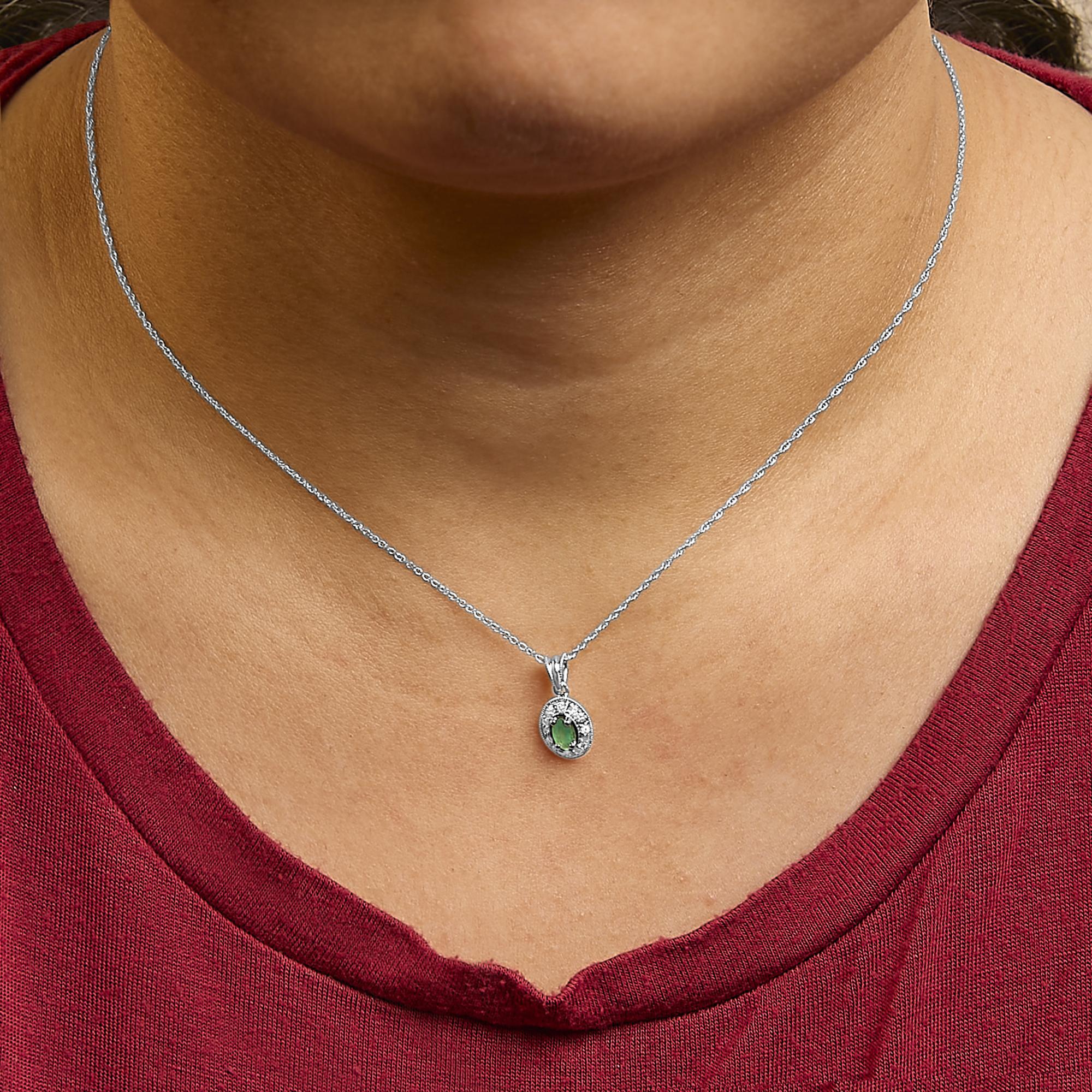 Collier pendentif halo en or blanc 14K avec émeraude verte ovale et diamant - 18